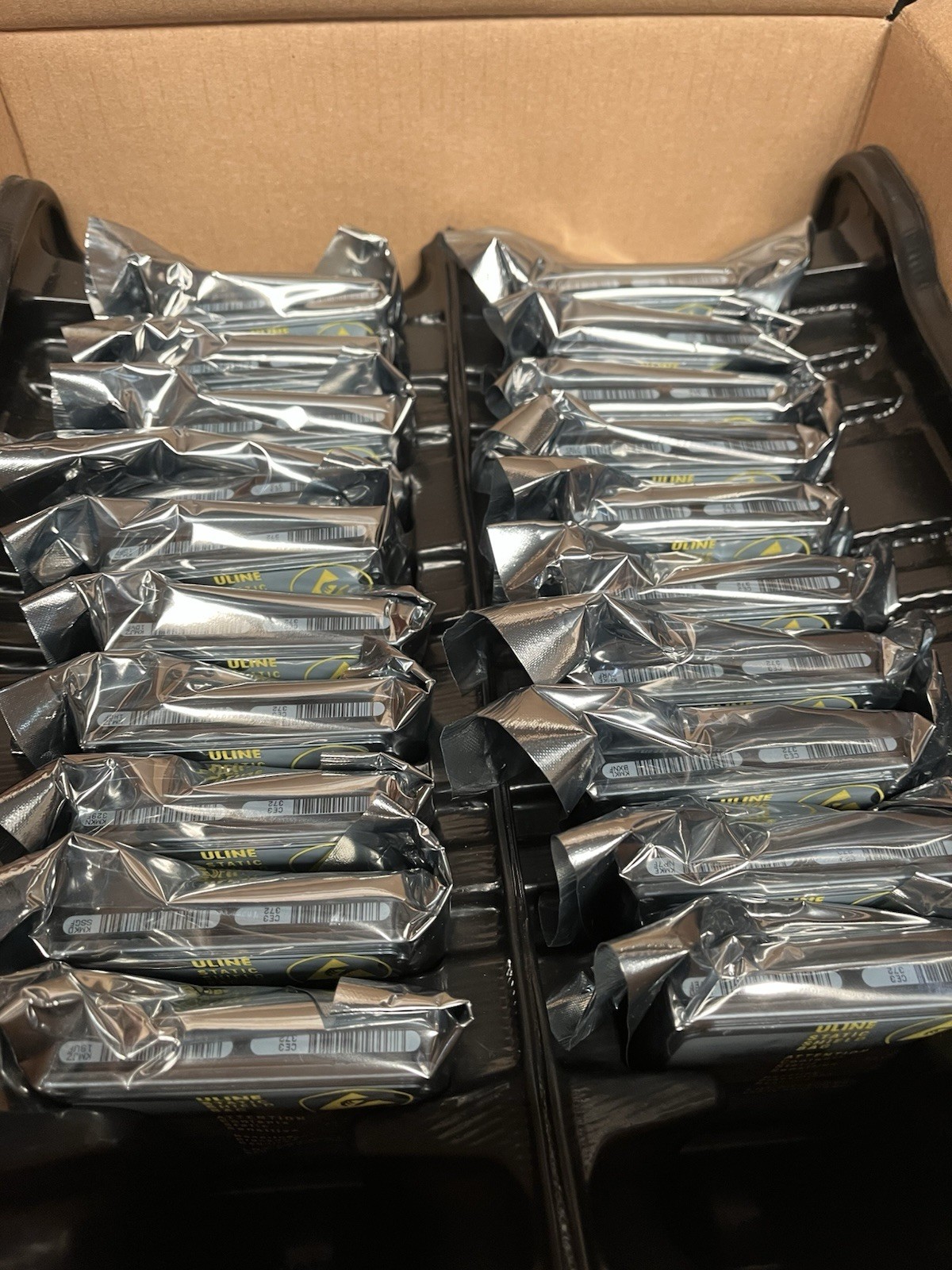 20 PACK - HITACHI  HUC109045CSS600 0B26012 450GB 2.5" 10000 RPM 6Gbs SAS HDD NEW