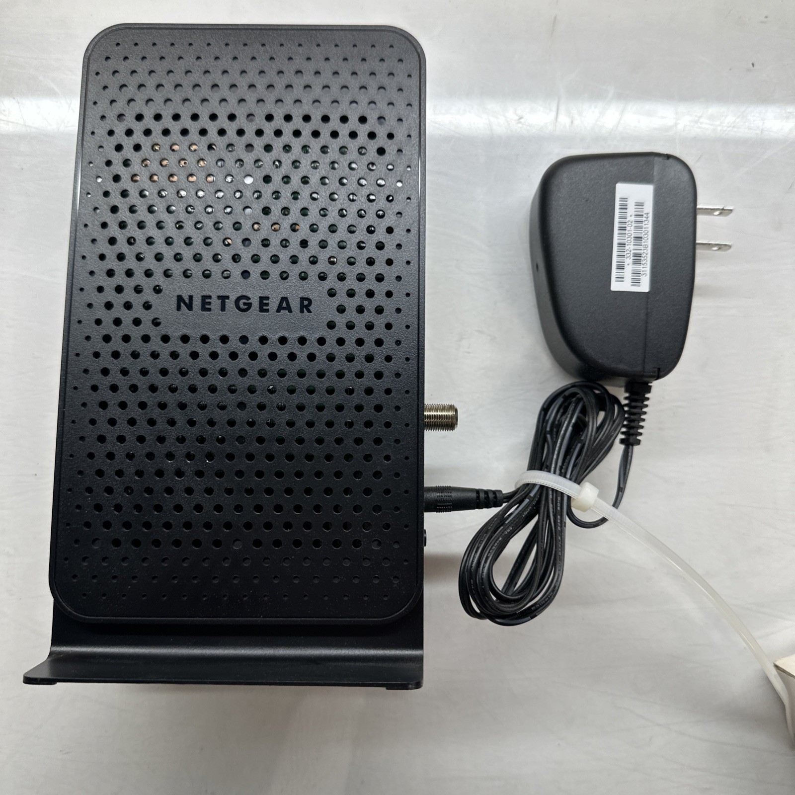 Netgear N300 WiFi DOCSIS 3.0 Cable Modem Router 802.11n Gigabit C3000