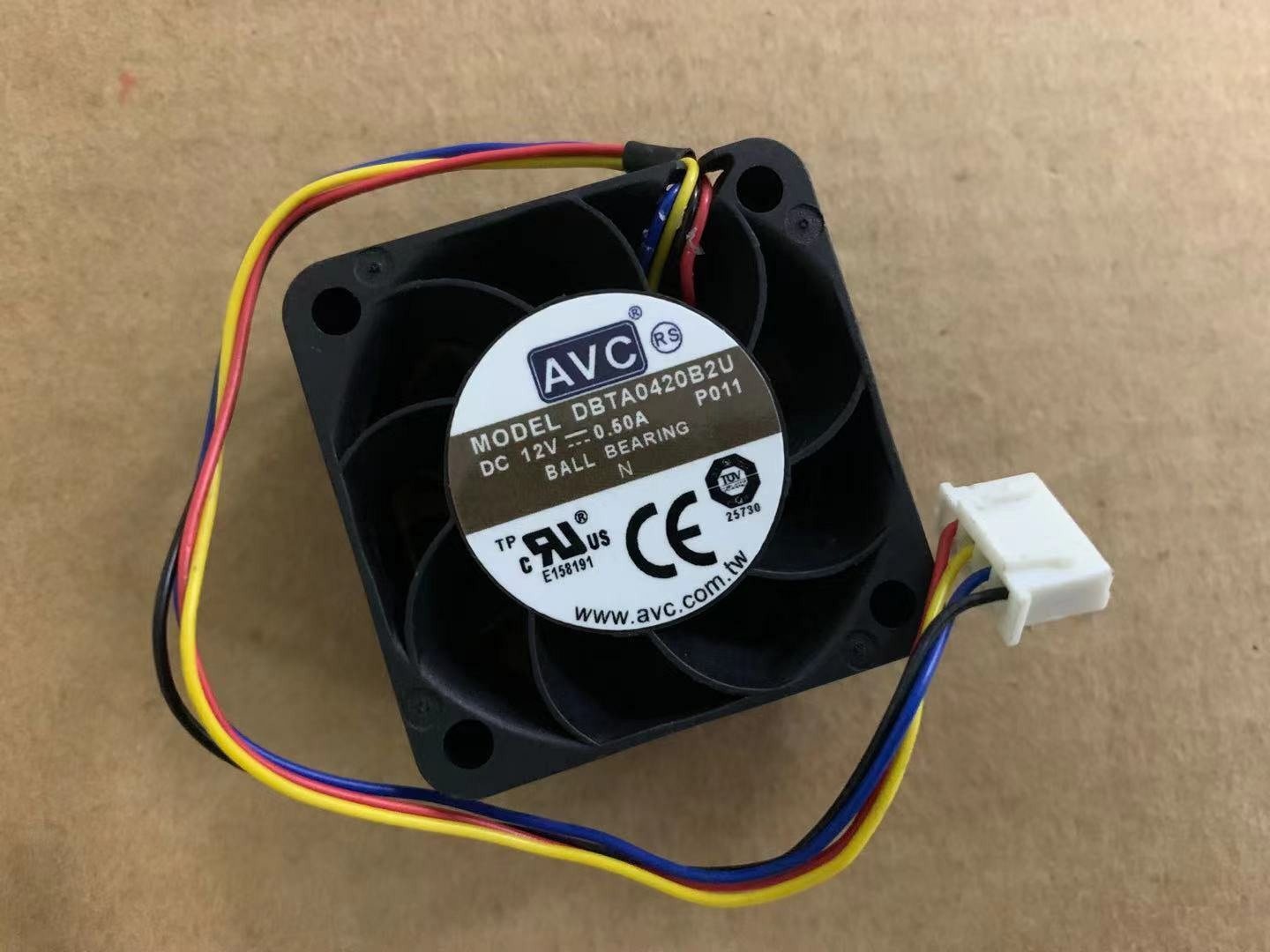 1pcs AVC DBTA0420B2U 4020 12V 0.50A 4-wire PWM high-speed cooling device fan