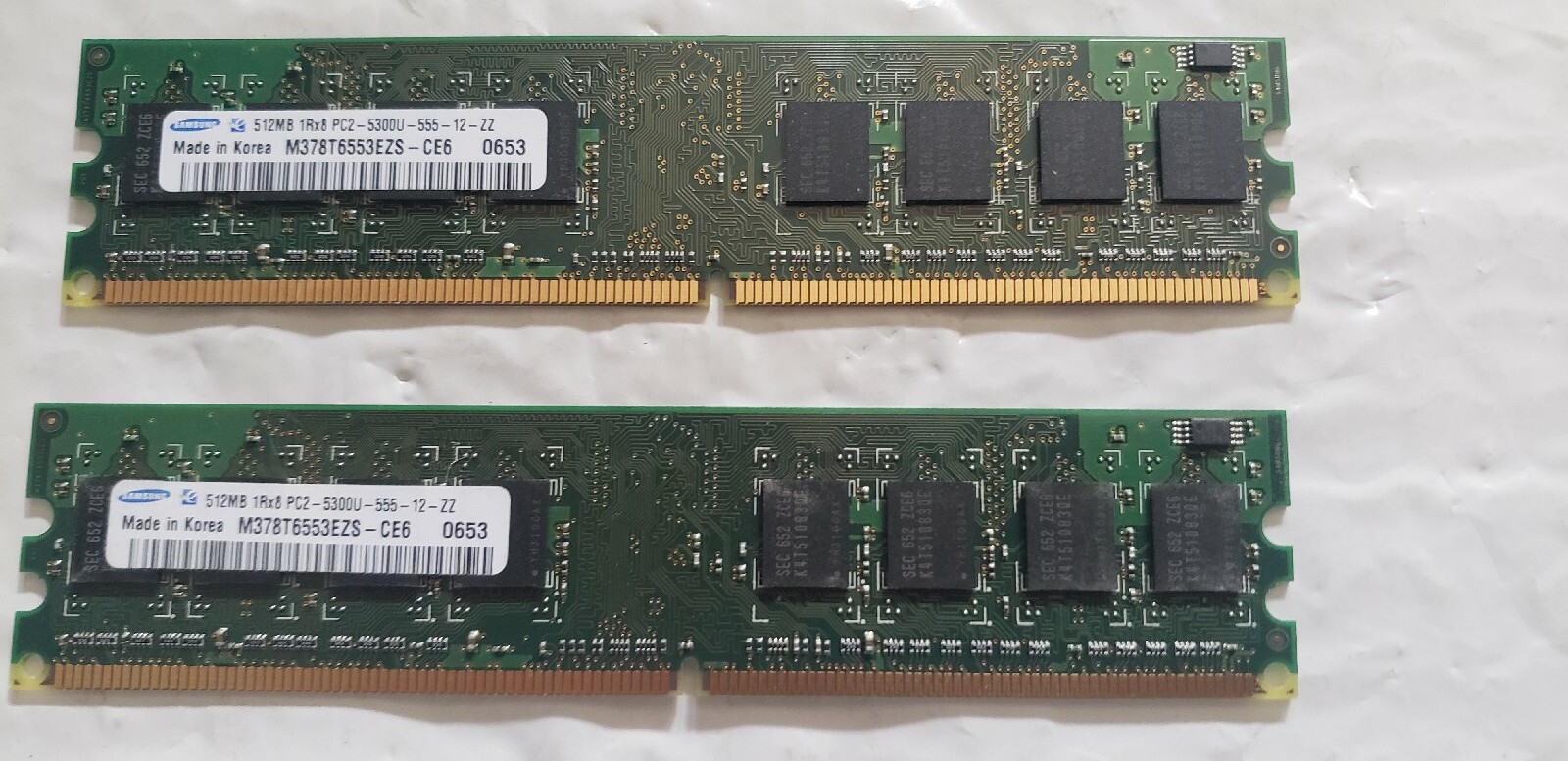 SAMSUNG 1GB (2 X512MB) PC2-5300U 667Mhz DDR2 Desktop Memory RAM M378T6553EZS-CE6