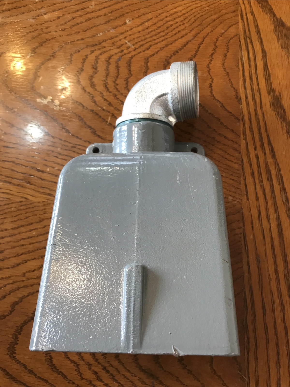HUBBELL 1311CM 1 1/4" CONDUIT BODY + ELBOW (NEW)  QTY-1  Free Same Day Shipping