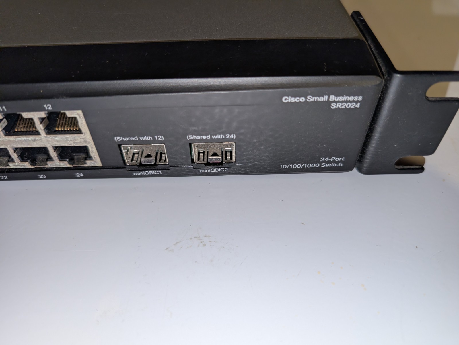 Cisco SR2024 24 Port 10/100/1000 Gigabit Ethernet Network Switch Linksys SR2024C