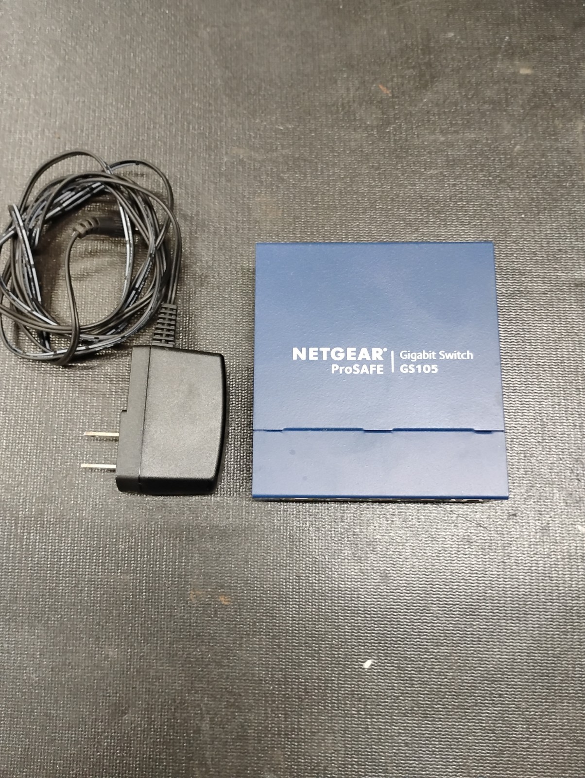 Netgear GS105 V5 Prosafe 5 Port Gigabit Switch WITH POWER ADAPTER 