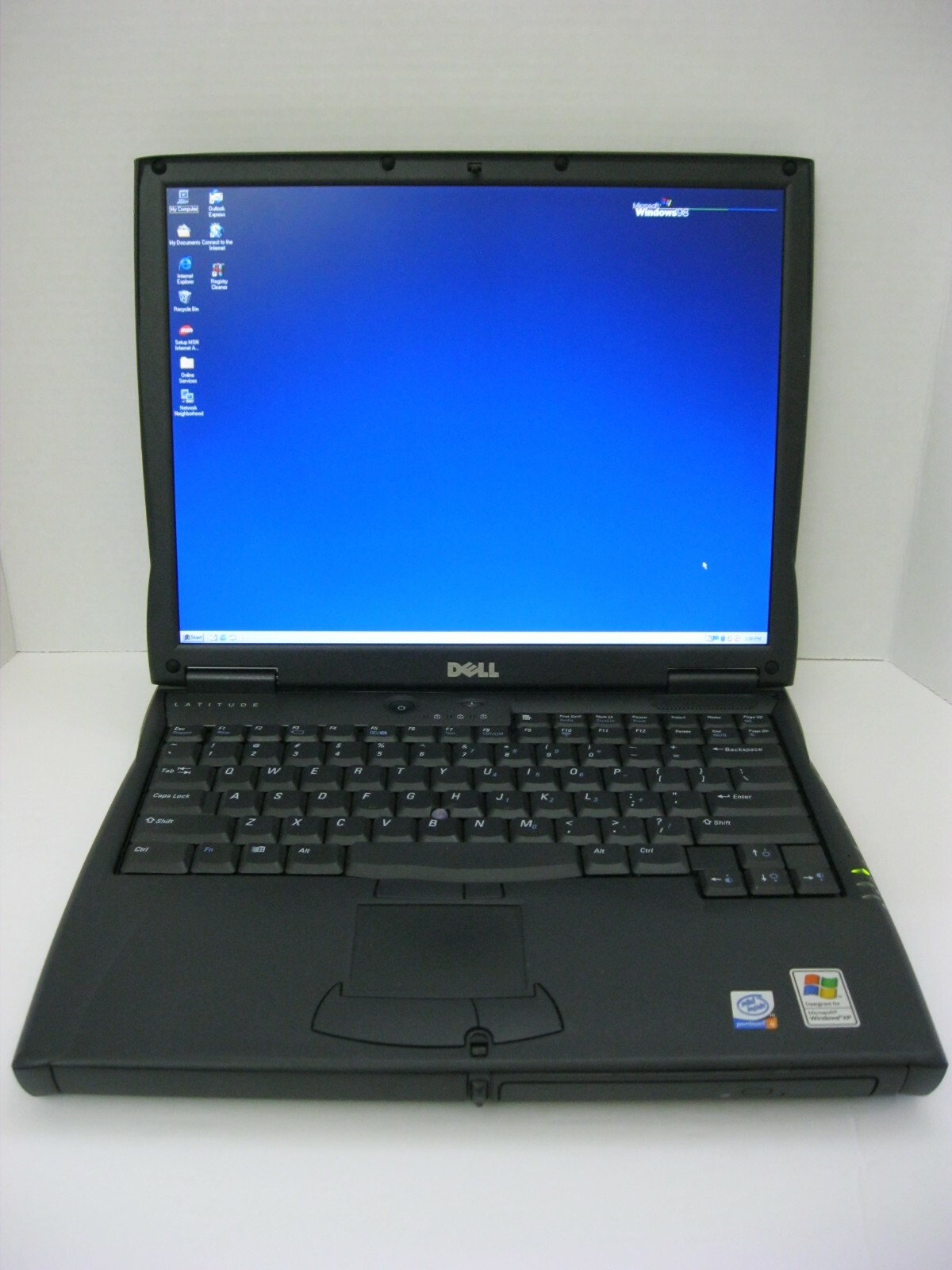 Windows 98SE Laptop DELL LATITUDE C640 With Winows XP