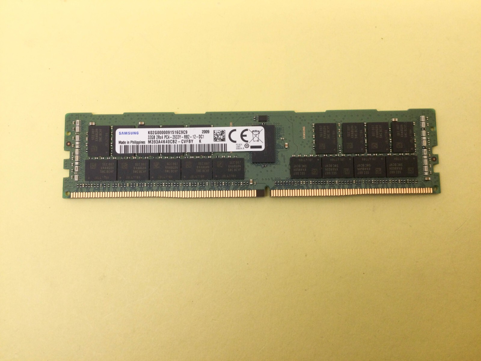 SAMSUNG 32GB (1X32GB) 2RX4 PC4-2933Y DDR4 ECC Server Memory M393A4K40CB2-CVF