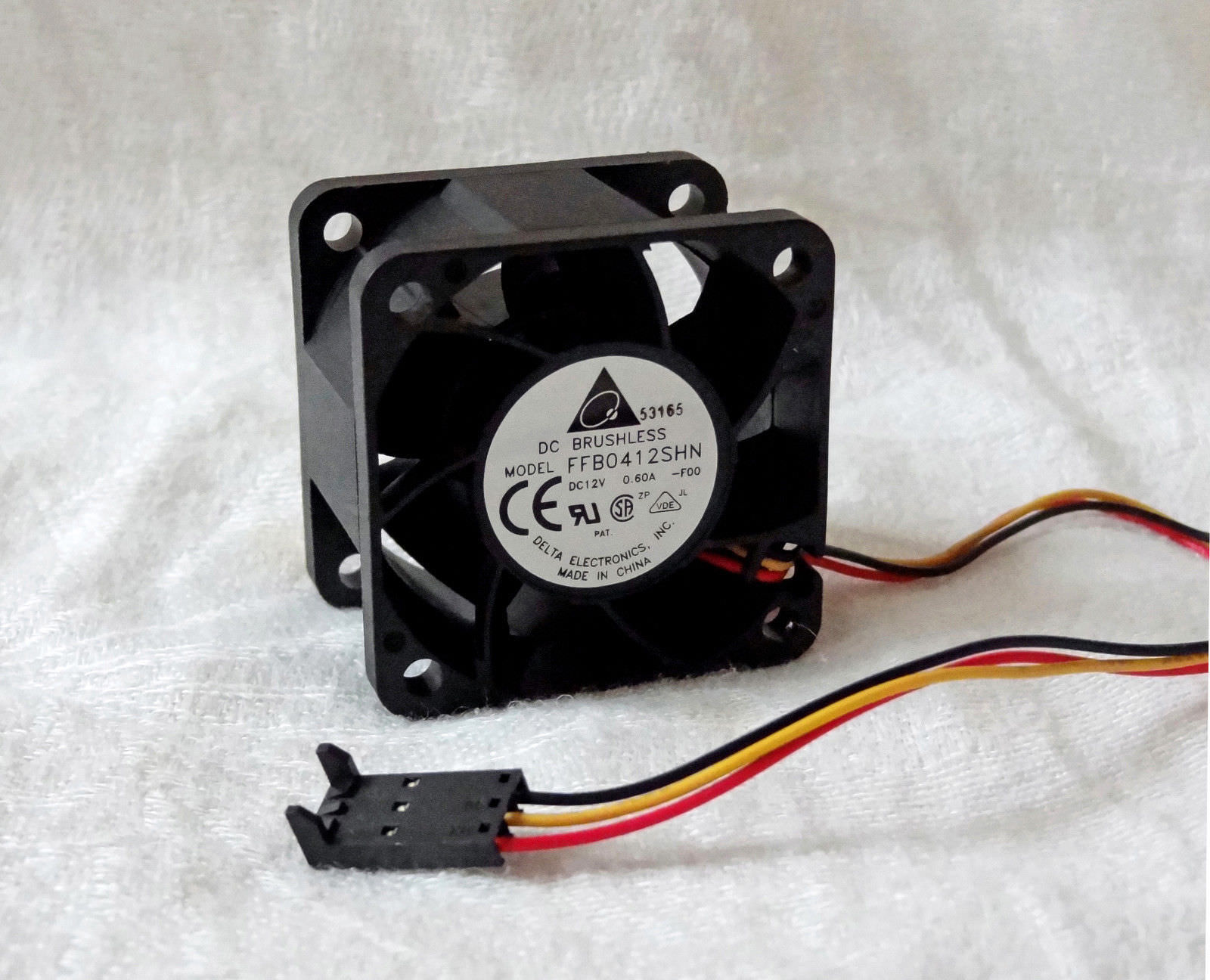 Delta FFB0412SHN 40mm x 28mm Server Fan 3 Pin Sun Fire V20Z S00715 370-6639 