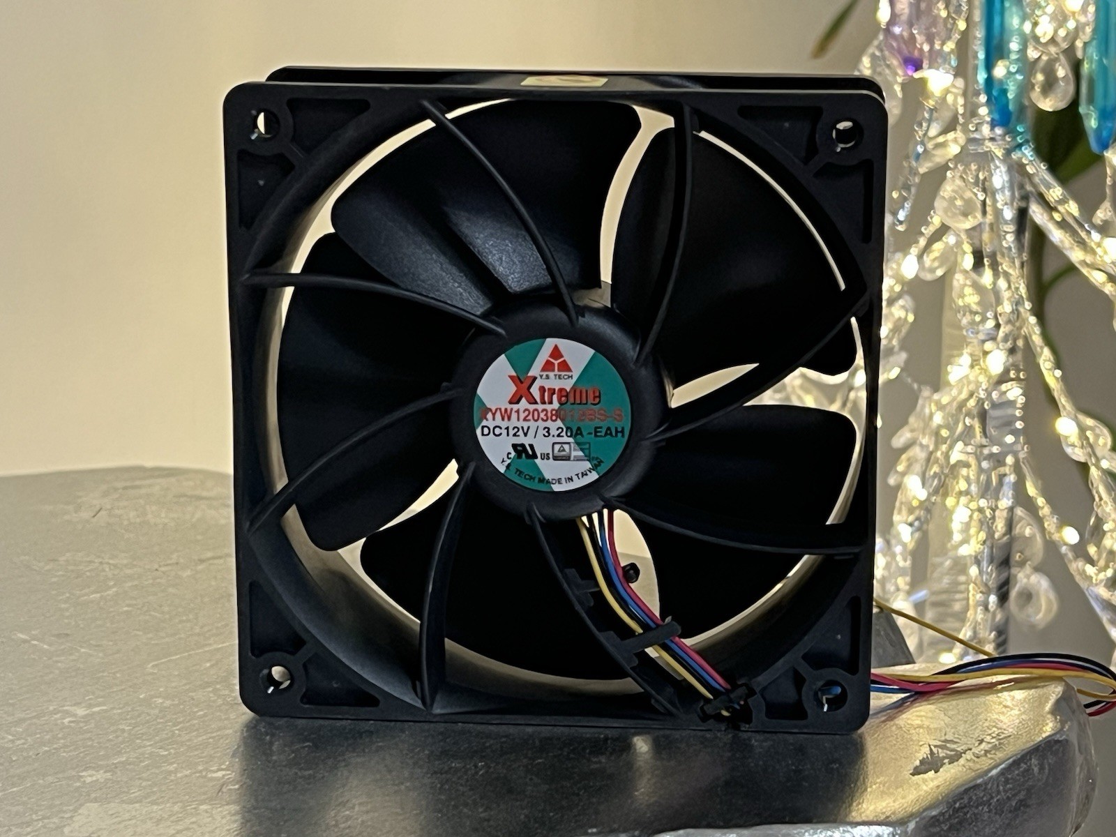 [OPEN BOX] - 38 Watt 120mm PC Fan 4 Pin +200CFM Y.S. TECH Xtreme XYW12038012BS-S