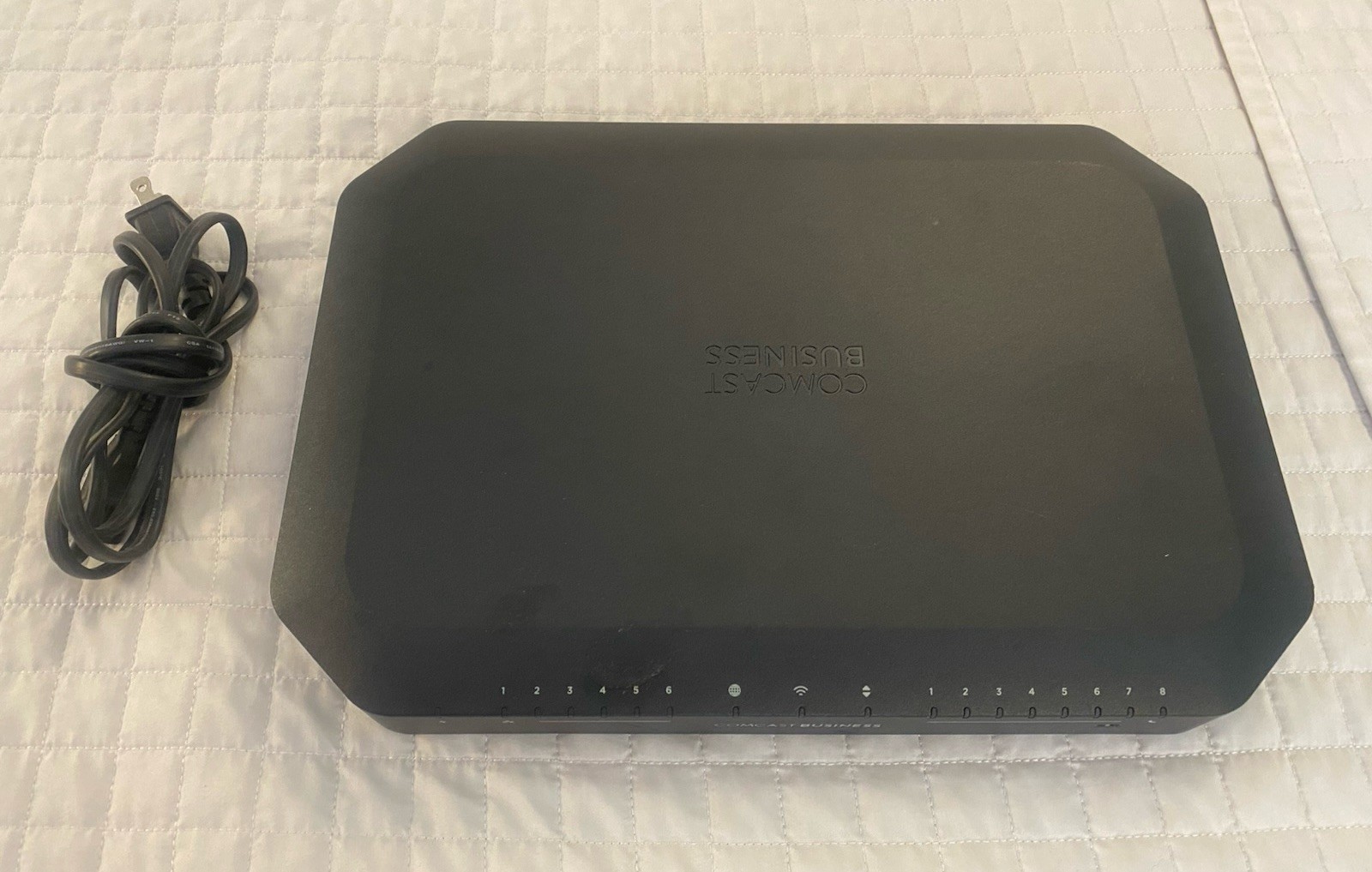 Comcast Business CBR2-T Cable Gateway Multi-Gig WiFi 6 W/ Power Cable Little Use