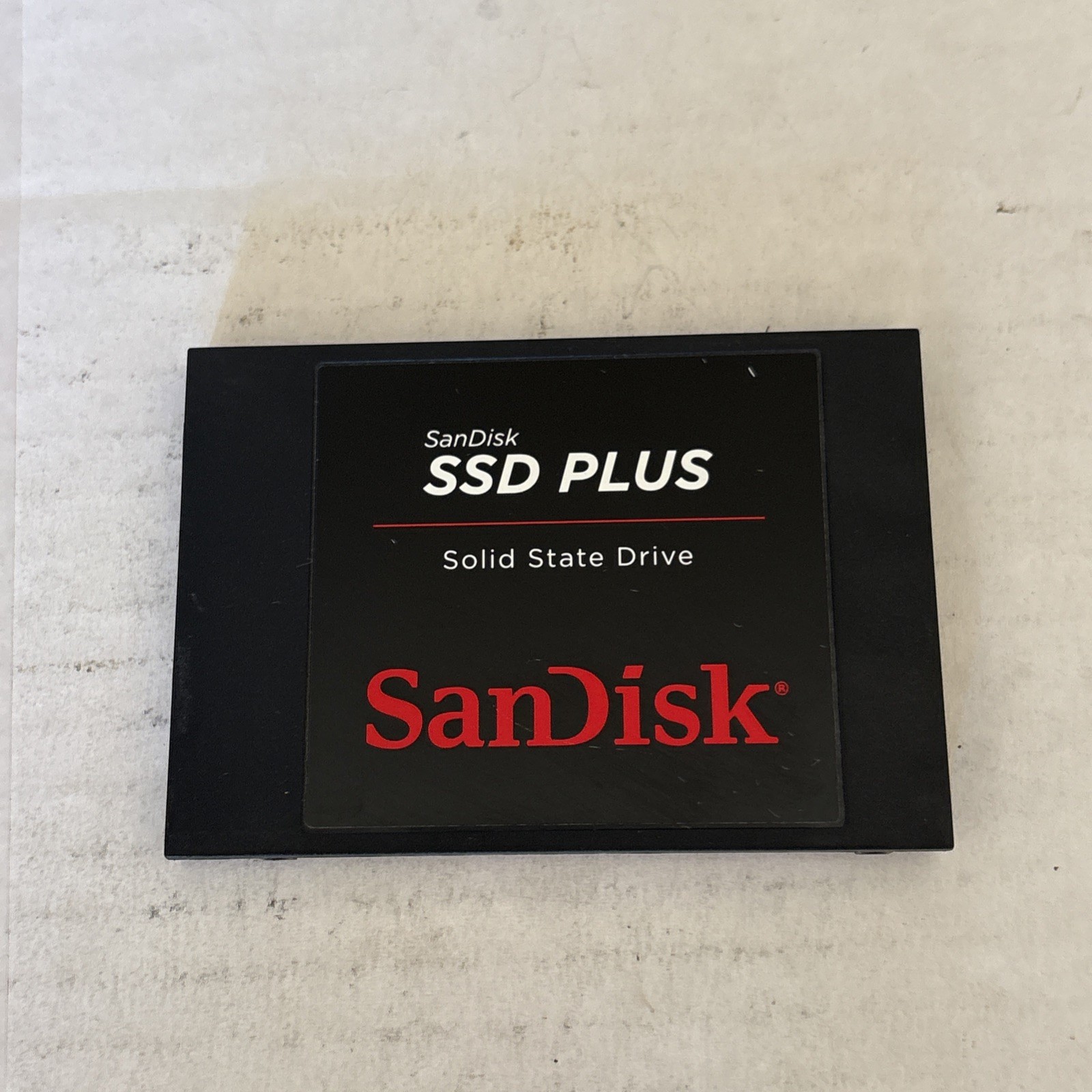 SanDisk SSD PLUS SDSSDA-1T00 1TB 2.5" SATA III Solid State Drive