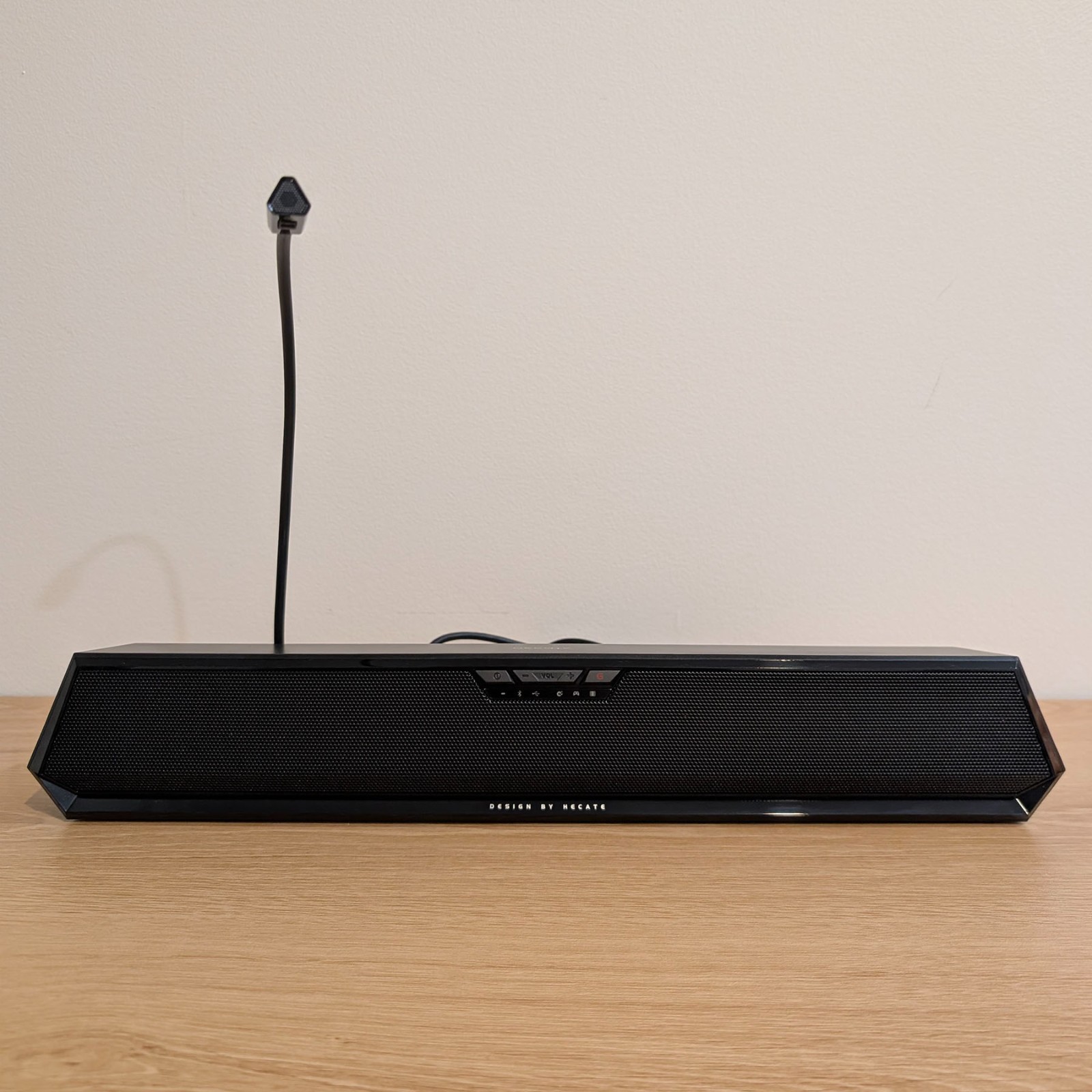 Edifier G1500 Soundbar 7.1 Surround Gaming Speaker with Detachable Microphone