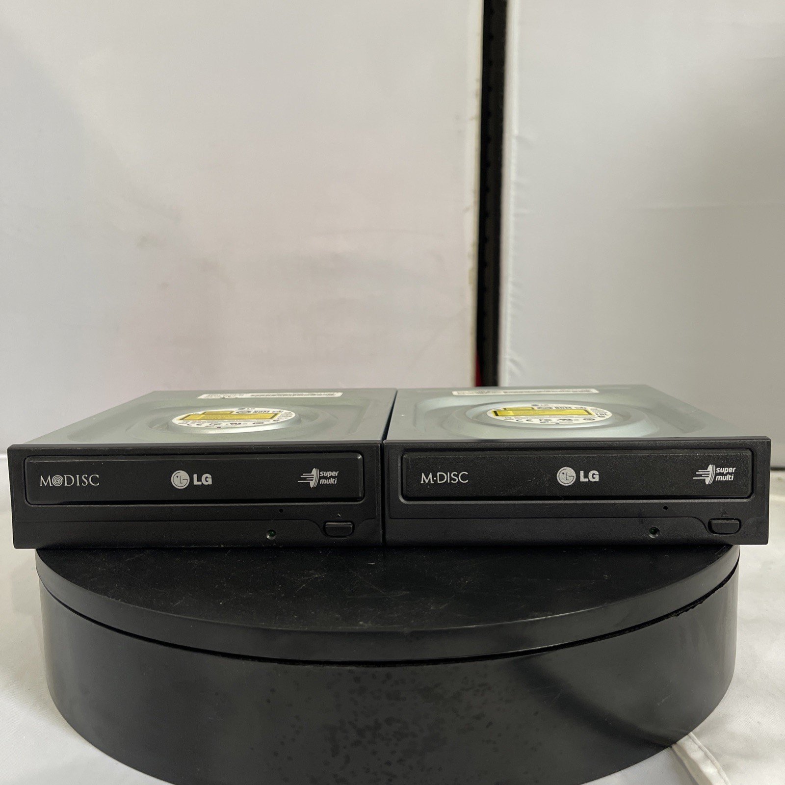 Lot of 2 LG GH24NS95 GH24NSCO 24x SATA Internal DVD Writer M-Disc Super Multi