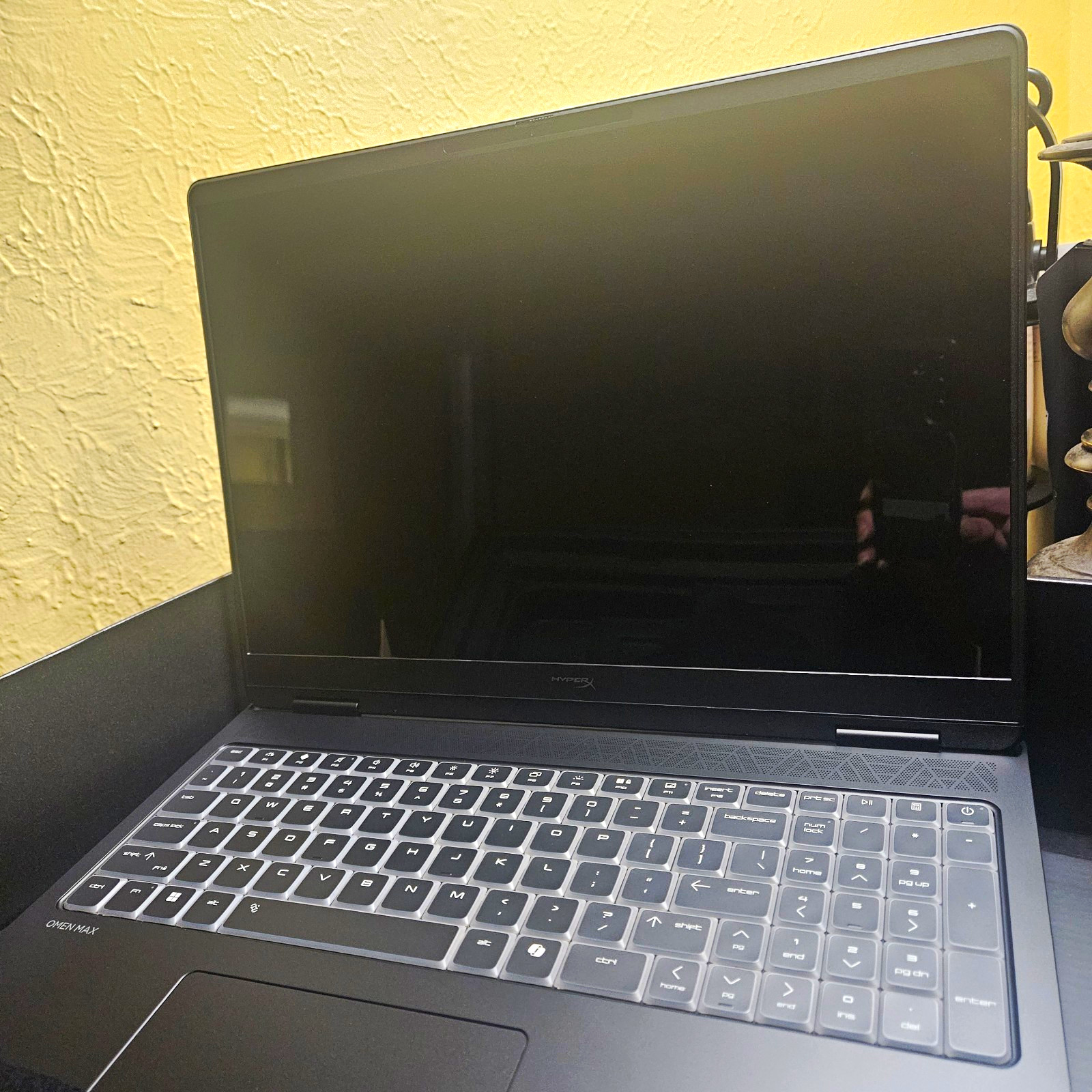 HyperX OMEN MAX 16" 2K OLED 240Hz/1TB/32GB/Intel Core Ultra 9 290HX/ RTX 5070 Ti