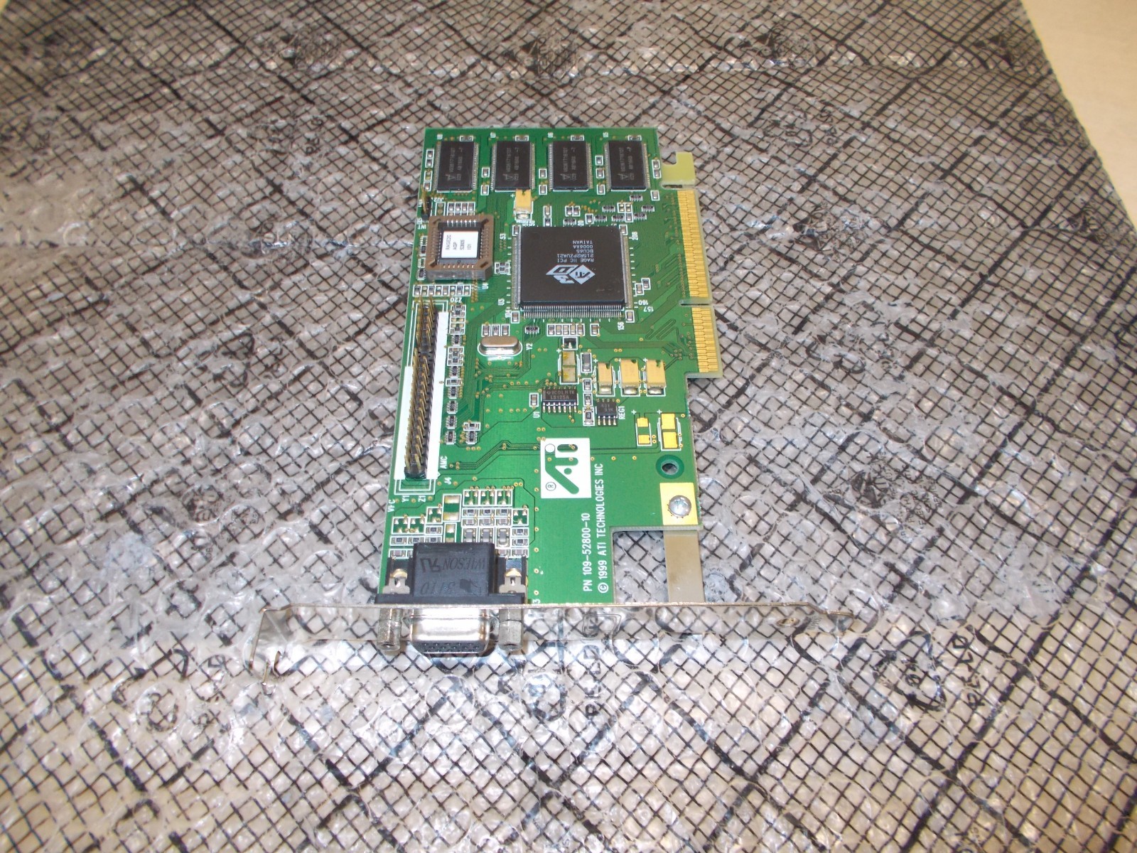 ATI Rage IIC AGP 8MB VGA 2X AGP Video Card 109-52800-10