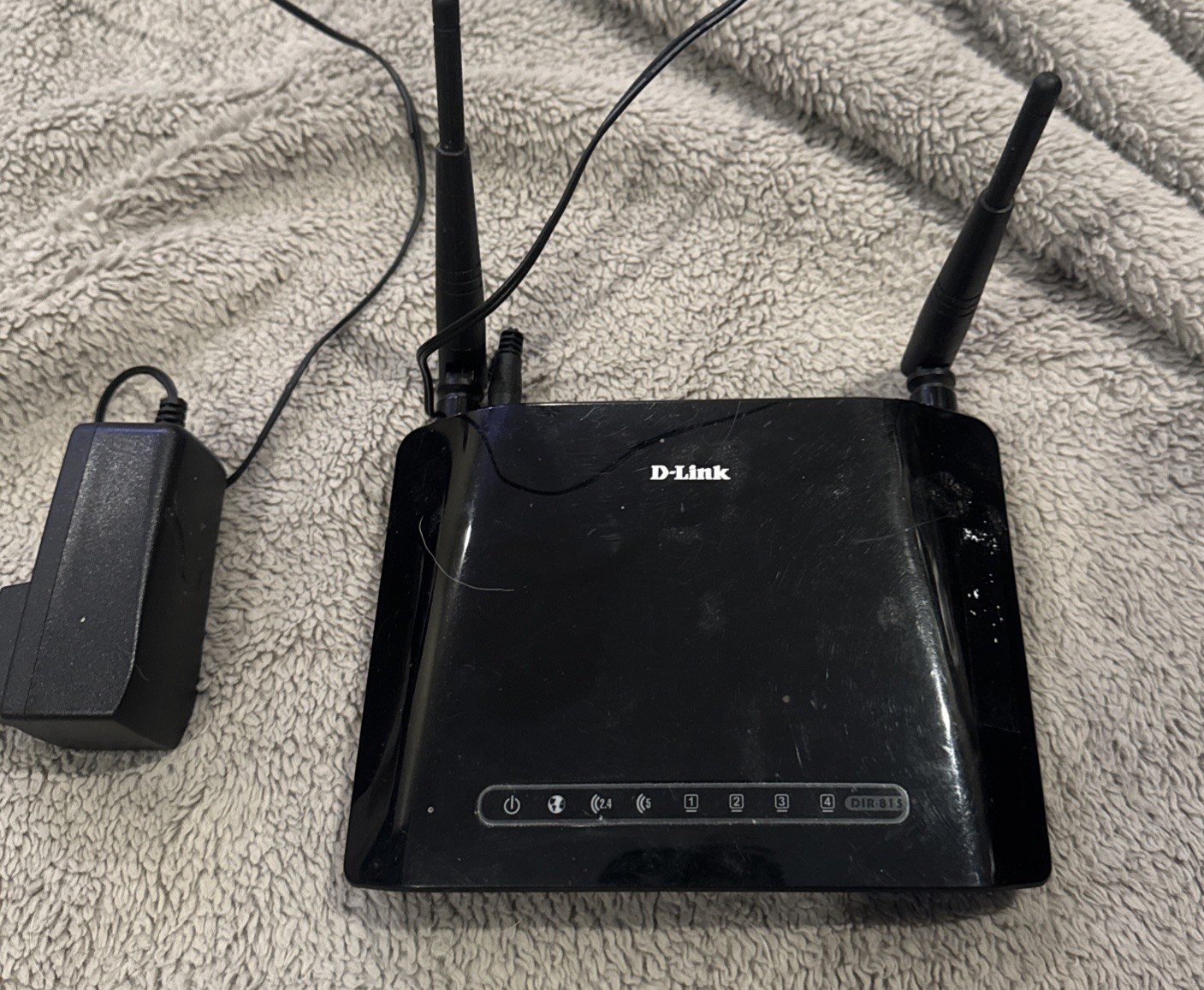 D-Link DIR-815 Dual-Band Wireless Router, 4-Port 10/100, USB, 300 Mbps, Black
