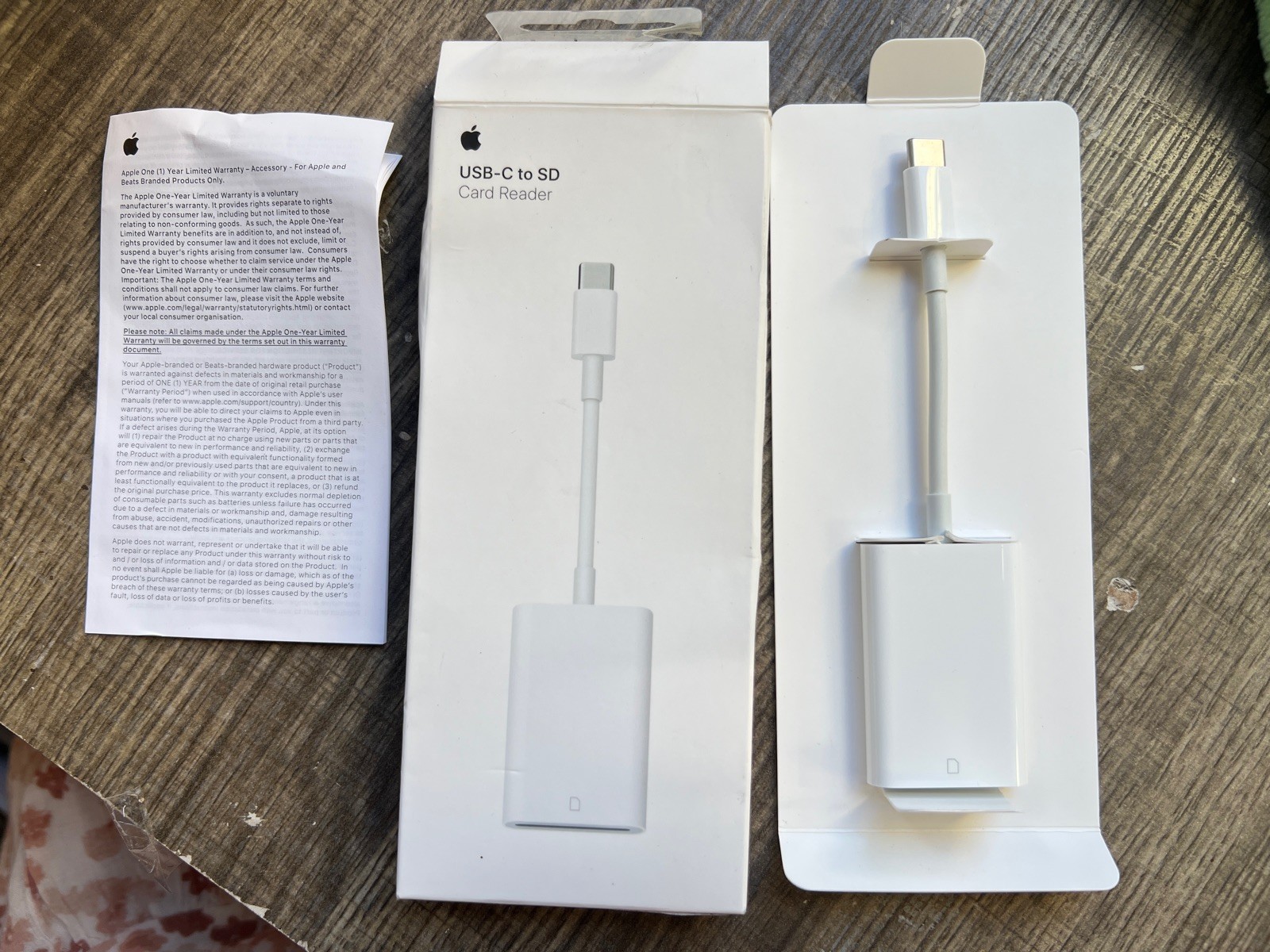 Apple USB-C toSD CardReaderCable for iPad Pro (3rd & up) 11.9" 12.9" model A2082
