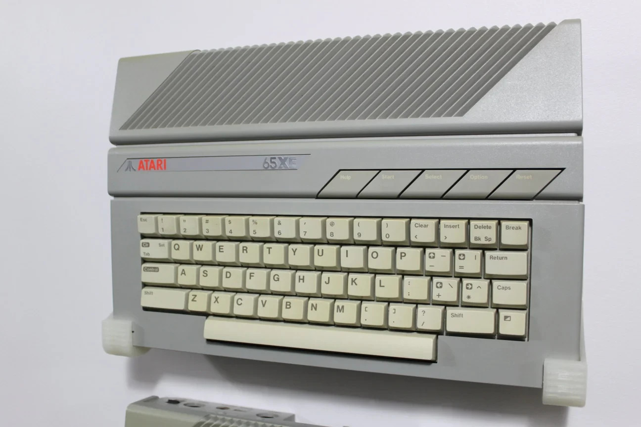 Atari 65XE  Presentation Stand and Wall Mount