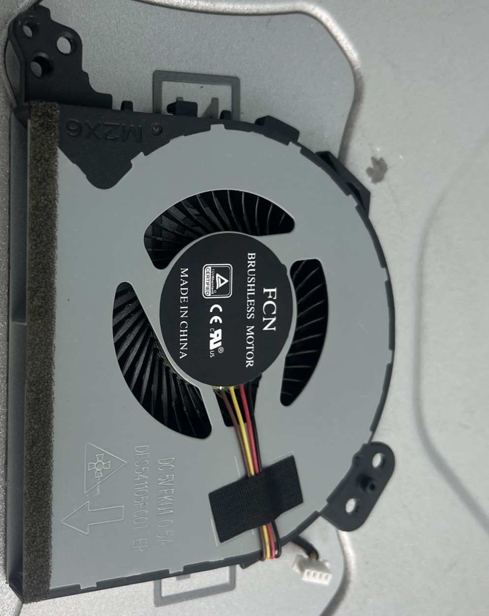 Lenovo V145-15AST V145-15 81MT CPU Cooling Fan DC28000LGF0