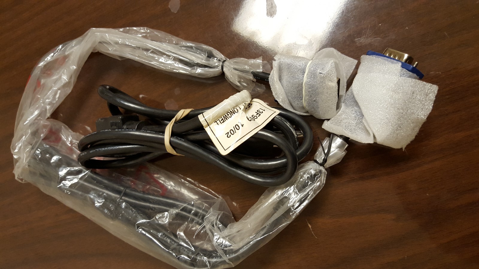 SET OF VGA (Male-Male 15 Pin) and POWER CORD (125V 10A Universal) 