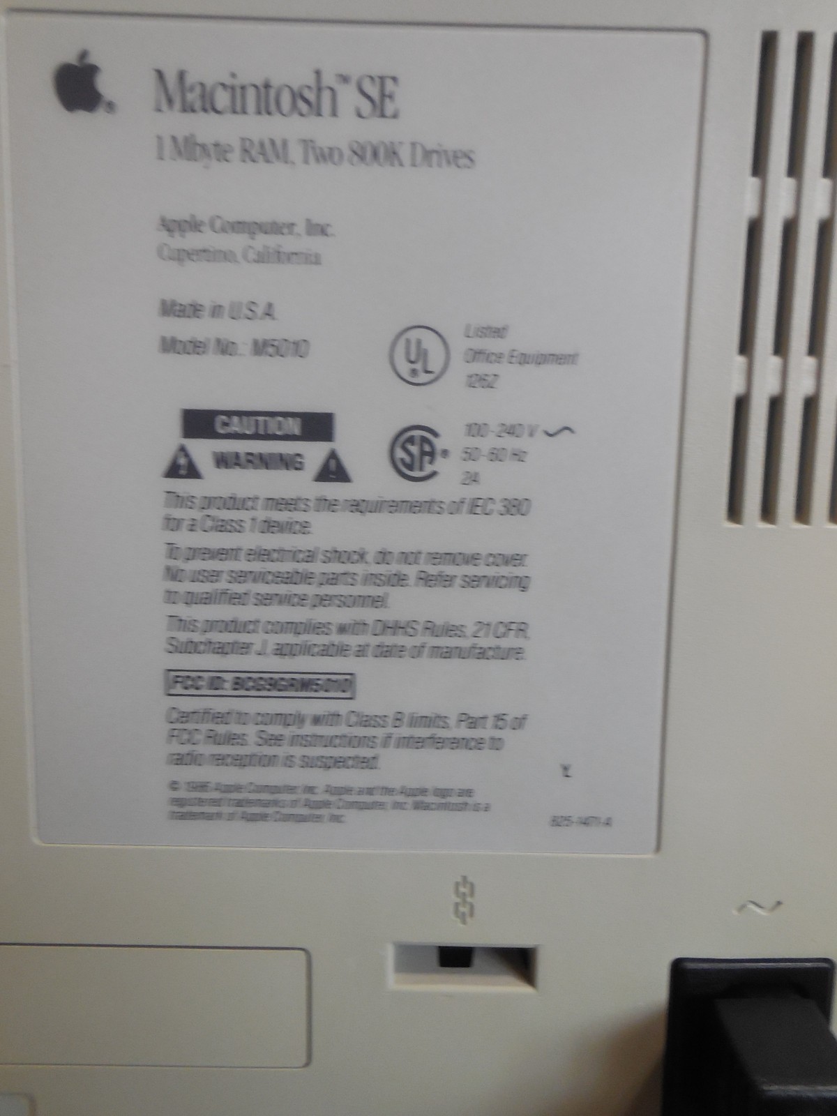 Apple Macintosh SE Computer M5010 105Mb HD, 1Mb Ram Working As-Is