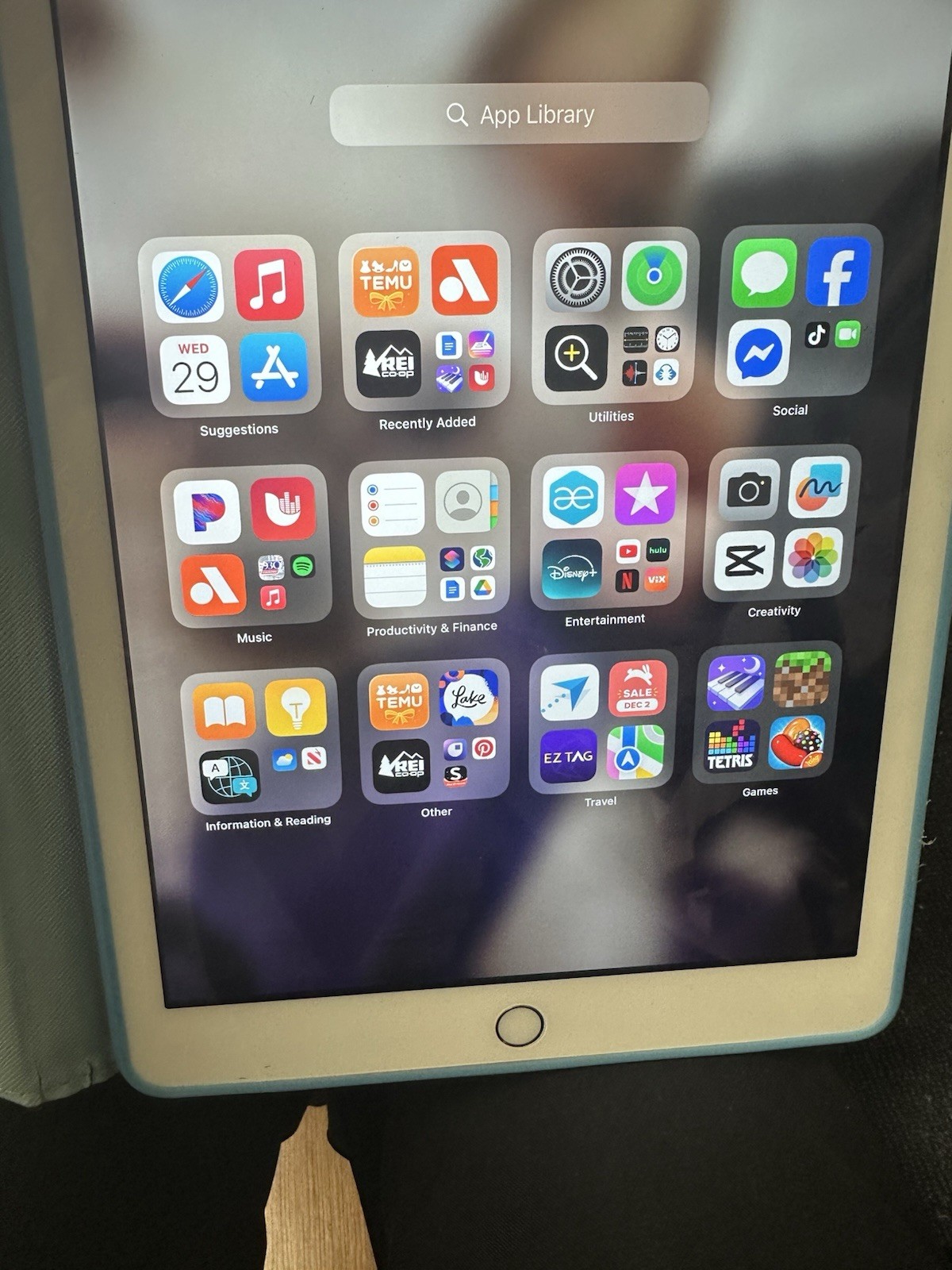 2- Items/Apple iPad & Apple watch, iPad 5th Gen Grey 128GB Wi-Fi 10" Used.