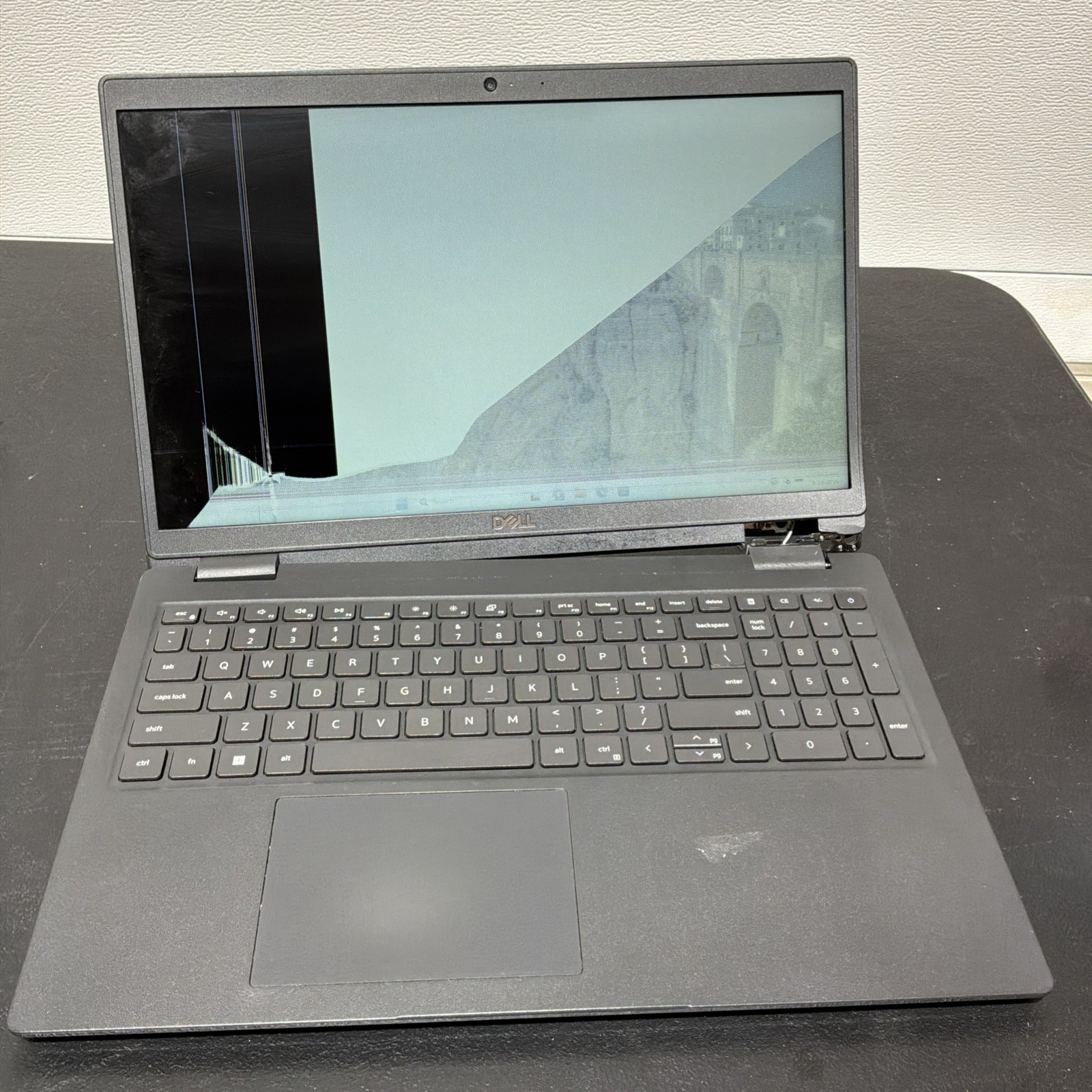 Dell Latitude 3520 15.6" i5-1135G7 8GB RAM 256GB NVMe Windows 11 Pro READ N025