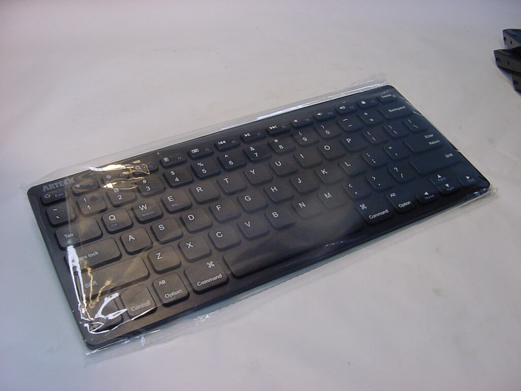 ARTECK HB098 BLUETOOTH WIRELESS KEYBOARD HB098