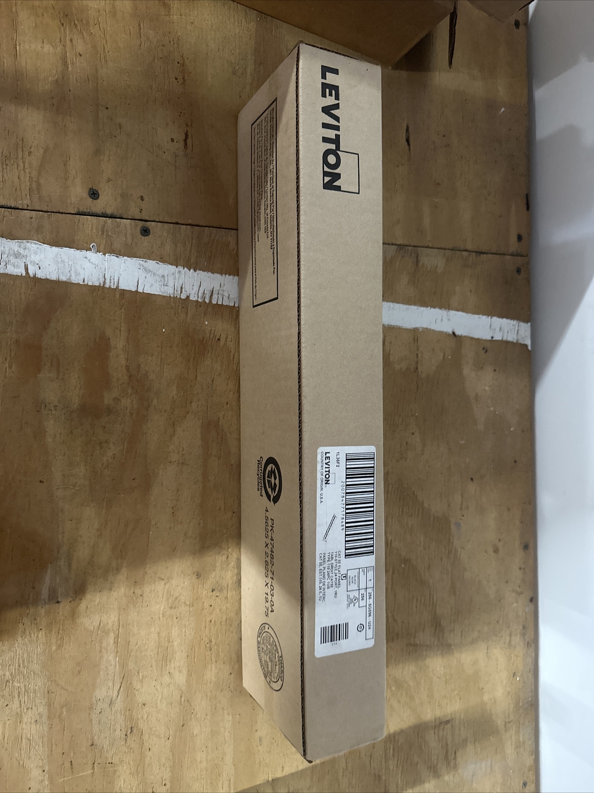 Leviton Patch Panel 256-5G596-U24 Universal GigaMax Cat 5e 24-Port