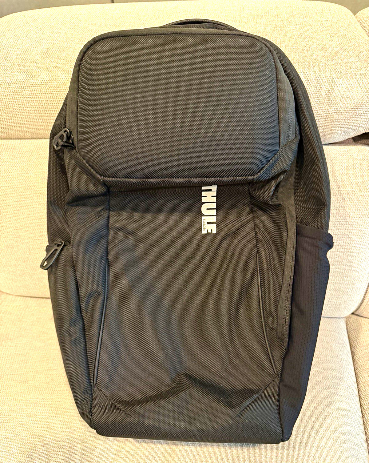 Thule Accent 23L Laptop Backpack Bundle 15.6", good condition.