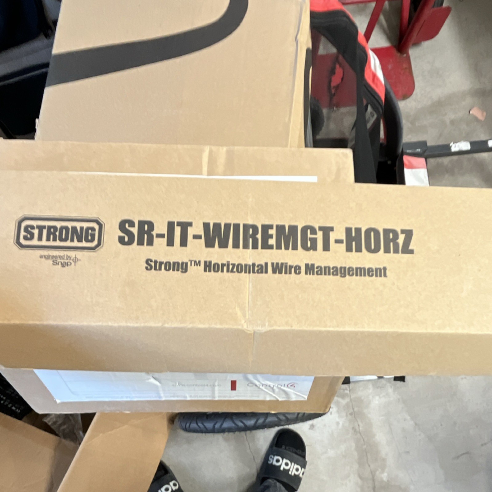 Strong SR-IT-WIREMGT-HORZ Wire Management 1U 19in Rack-Mounted