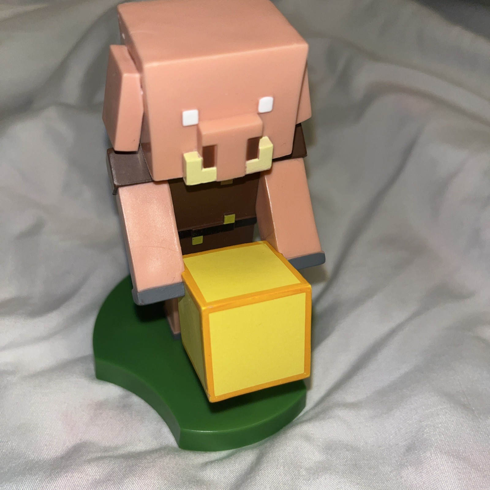 Minecraft: Piglin Guys Holdems, Mini Cable Guys Phone Stand and Device Holder