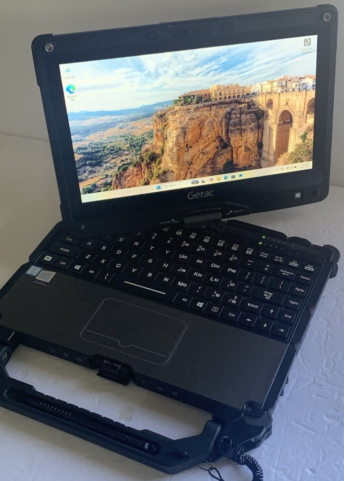 Getac V110 G3 Toughbook Tablet i7-6500U 2.50GHz 256GB SSD 8 GB Touch - 2 battery