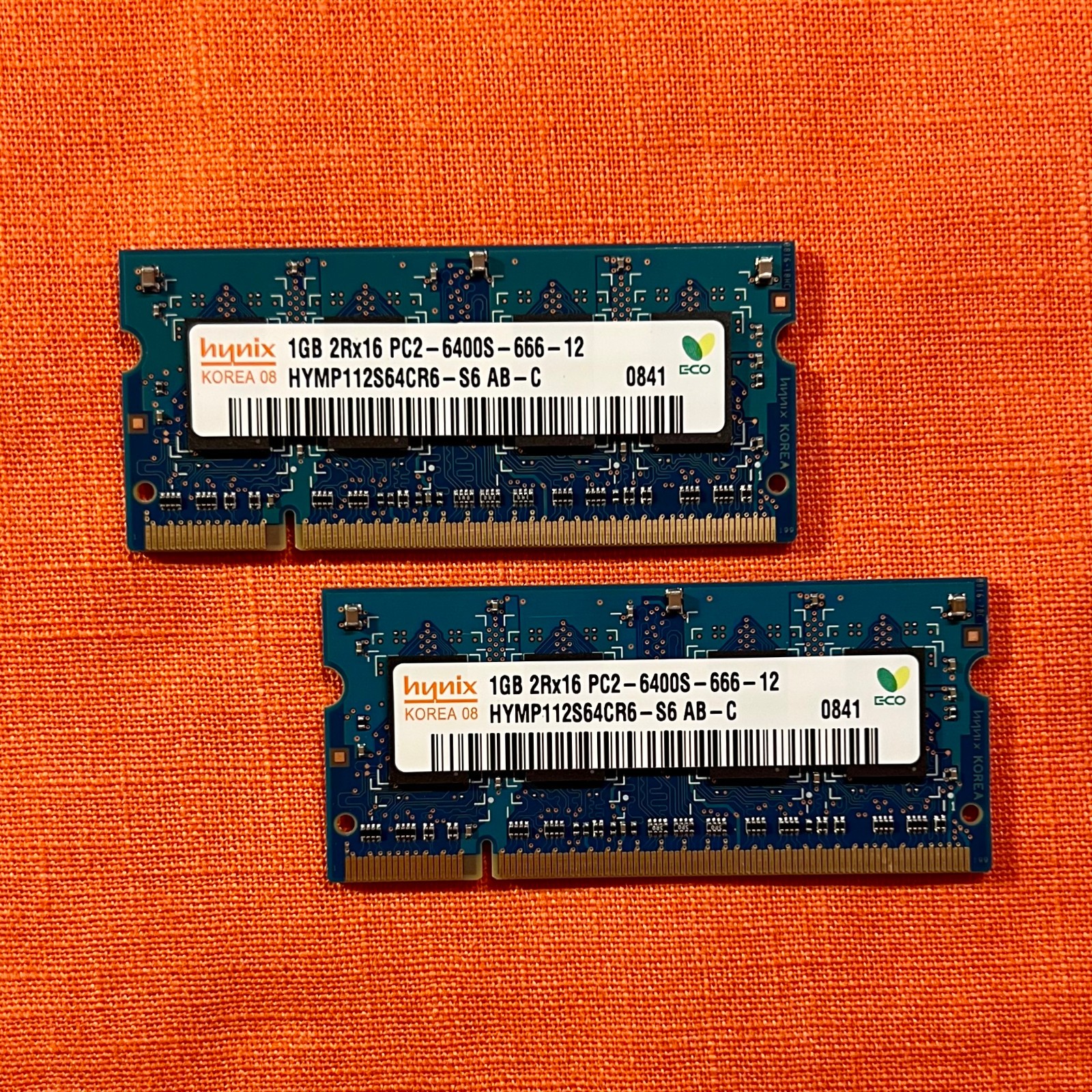 Lot of (2) Hynix 1GB DDR2-800MHz PC2-6400S SODIMM Memory HYMP112S64CP6-S6 AB-C