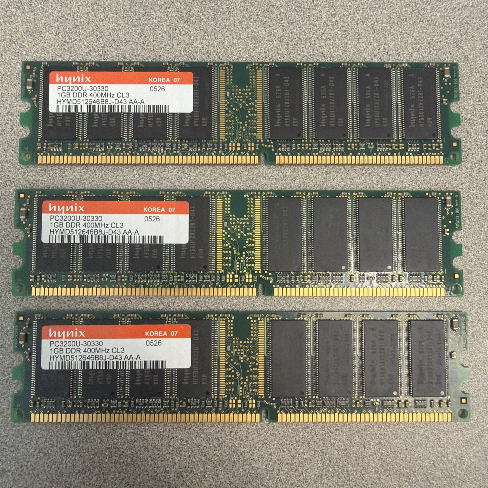 Hynix 3GB Kit (3x1GB) DDR SDRAM PC3200U-30330 184-Pin DIMM 