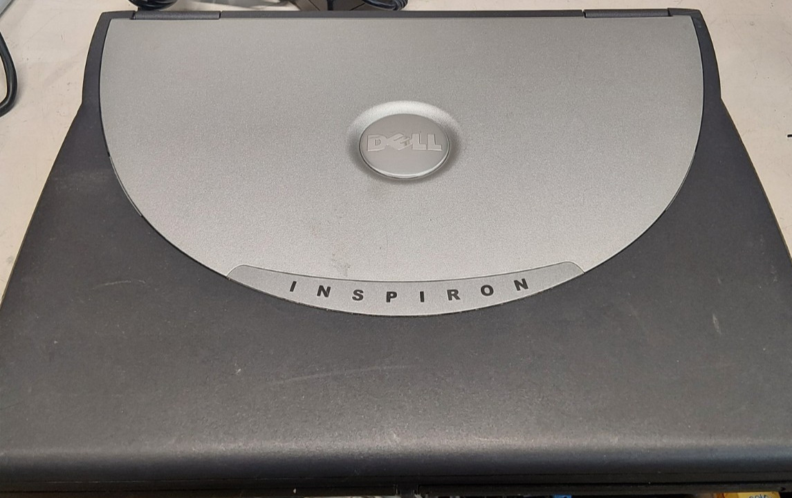 VINTAGE-Dell Inspiron 4150 Laptop 14" Pentium 4- BOOTs/NO HDD/NO CORD