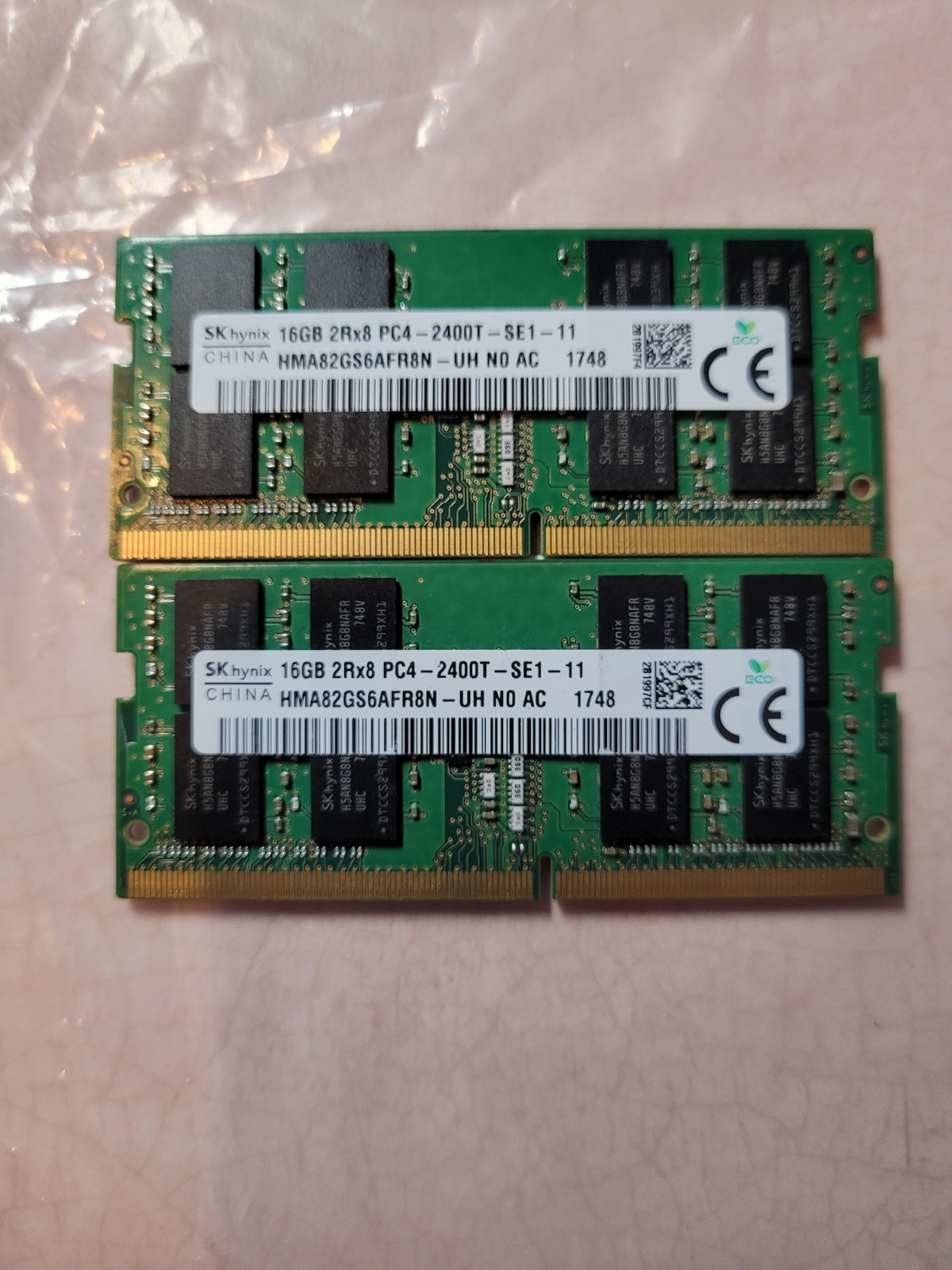SK hynix 32GB DDR4-2400 PC4-2400T 260-Pin SO-DIMM (2x16GB) HMA82GS6AFR8N-UH