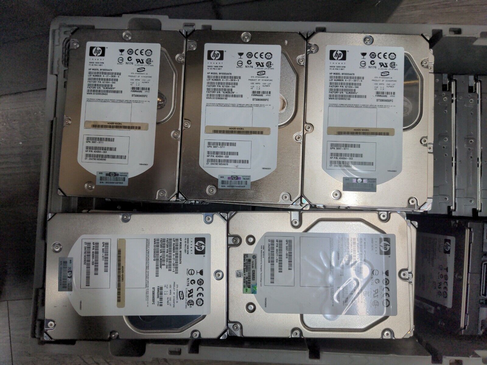 (1x)  HP 300GB 1.5K 40-PIN Hard Drives BF3005A478 9Z1004-044 404394 ST3300655FC