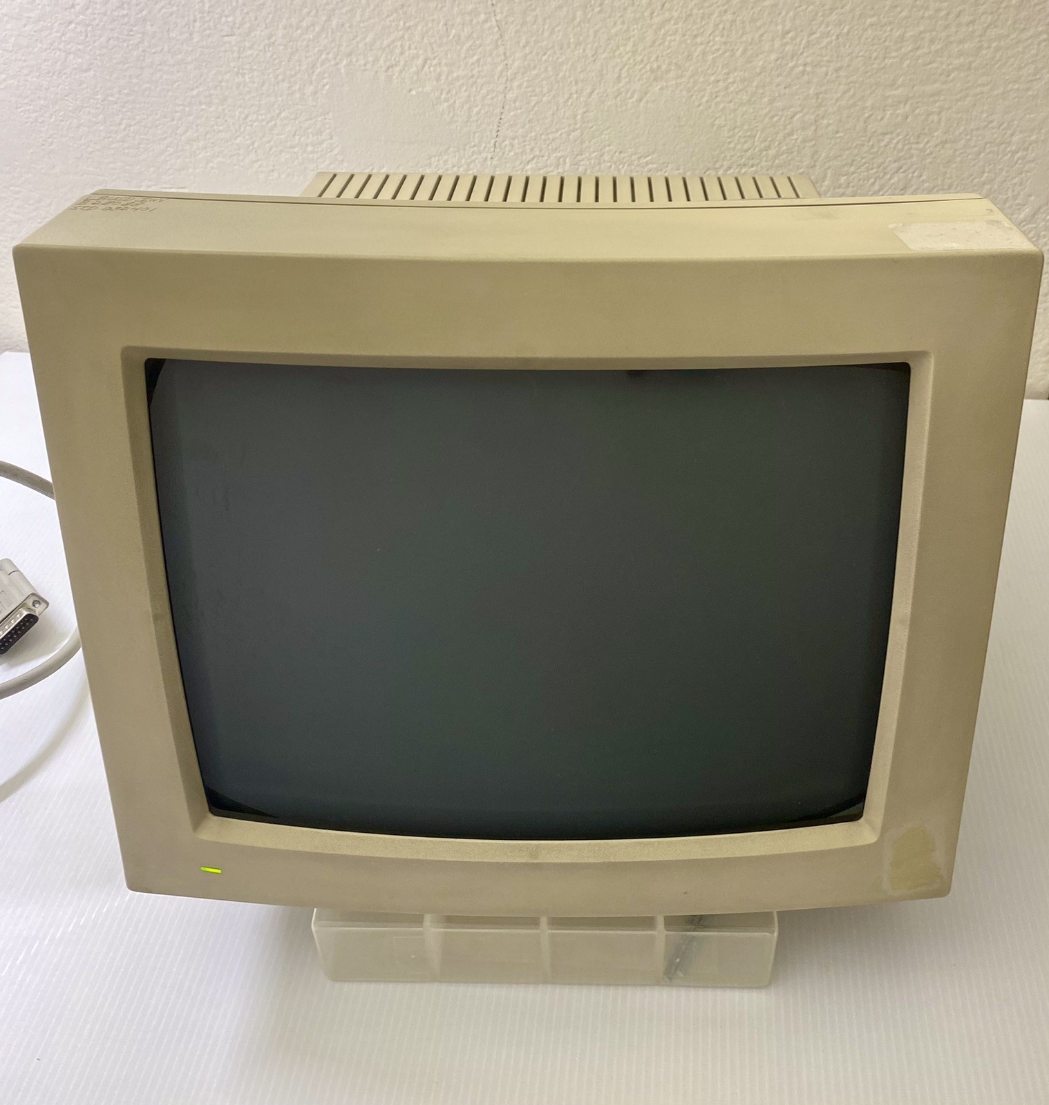 Vtg 1991 Apple Macintosh 12" RGB Display Monitor M1296 Powers On FOR PARTS *Read