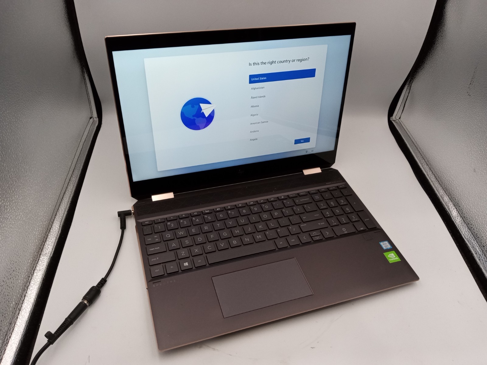 HP Spectre x360 15" 2in1 i7-8565U 4GB 128GB Windows 11 MX150 - NO BATTERY -RR