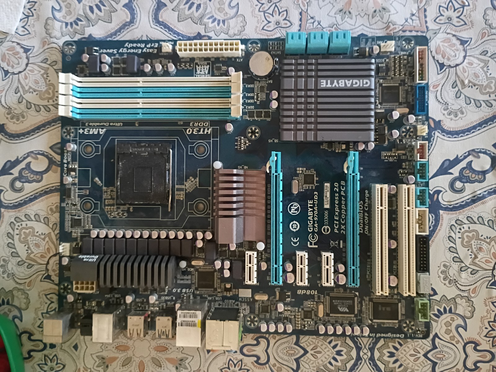 Gigabyte GA-970A-DS3P, AM3+ Motherboard, Working condition, Comes with IO shield