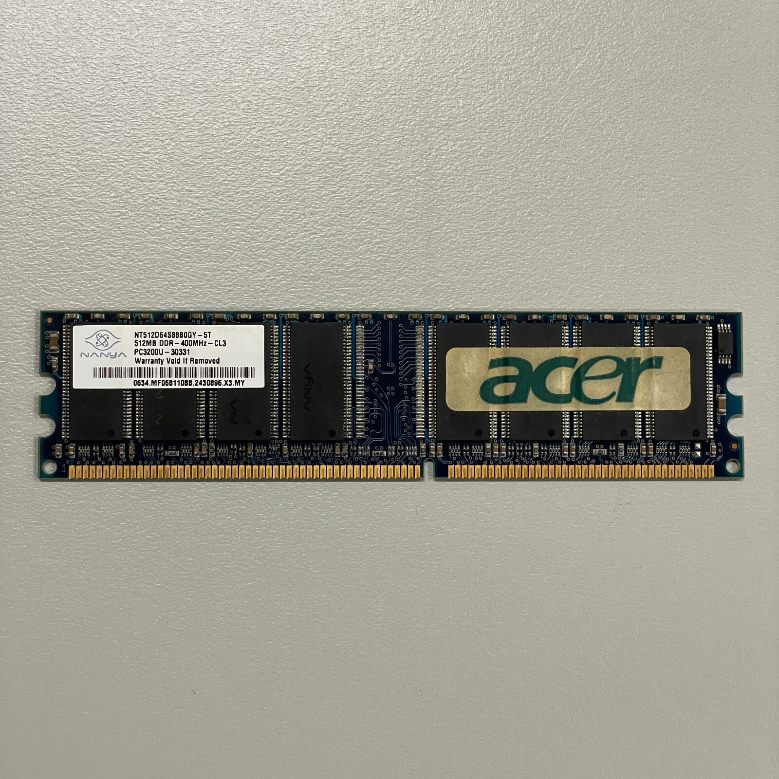 Nanya 512MB DDR1 RAM PC-3200 400MHz non-ECC Unbuffered DIMM NT512D64S88B0GY-5T