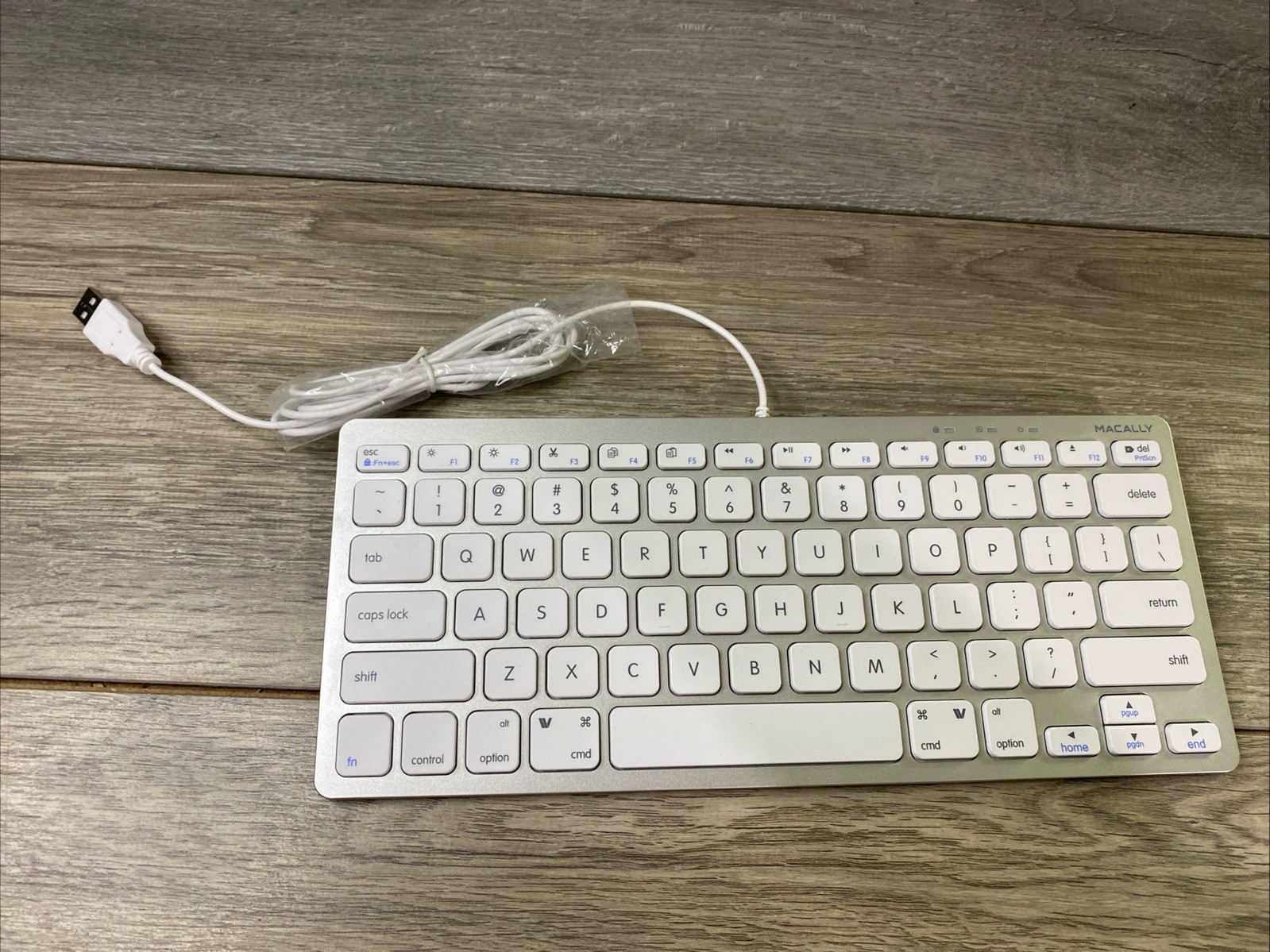 Macally SLIMKEYCA Wired USB Keyboard Mac Silver White Excellent Compact Design