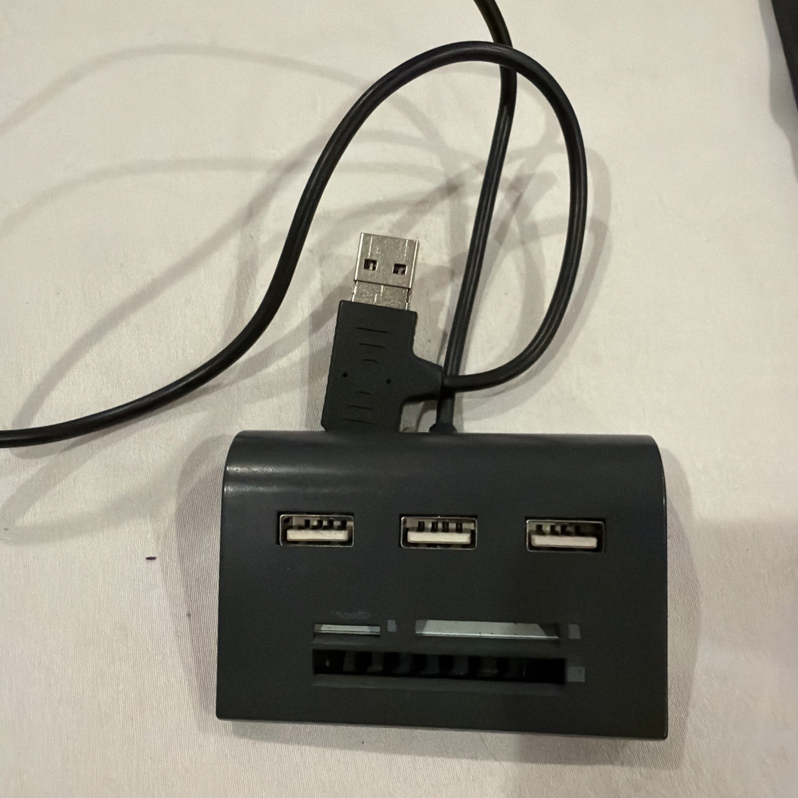 Keep Onn Multi-Port USB Hub with SD, microSD and CompactFlash Card Reader