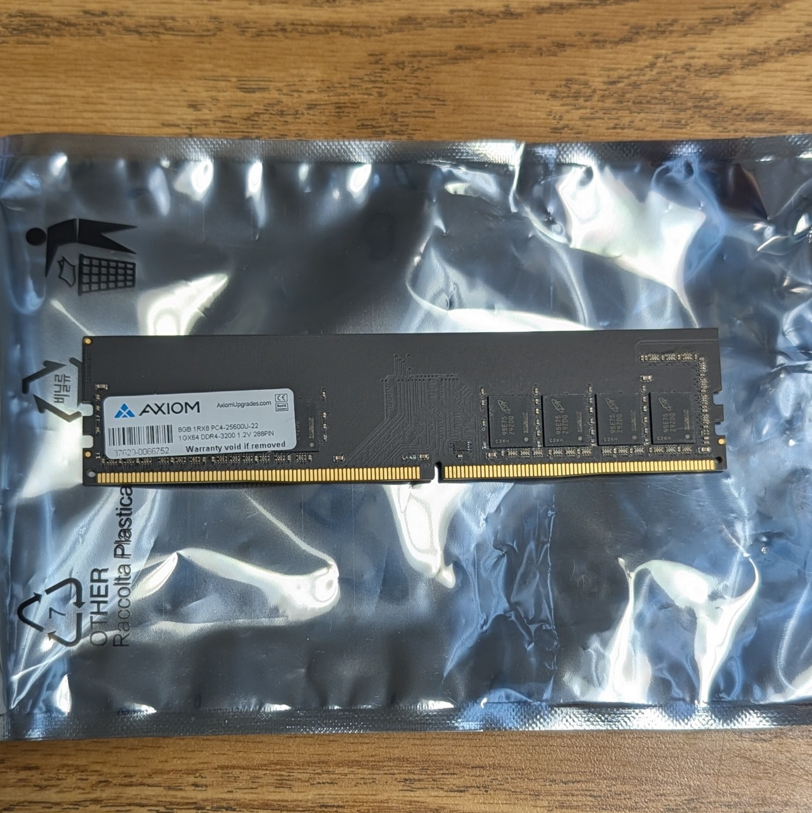 8GB Axiom 1Rx8 PC4-25600U-22 DDR4 3200MHz UDIMM Desktop Memory