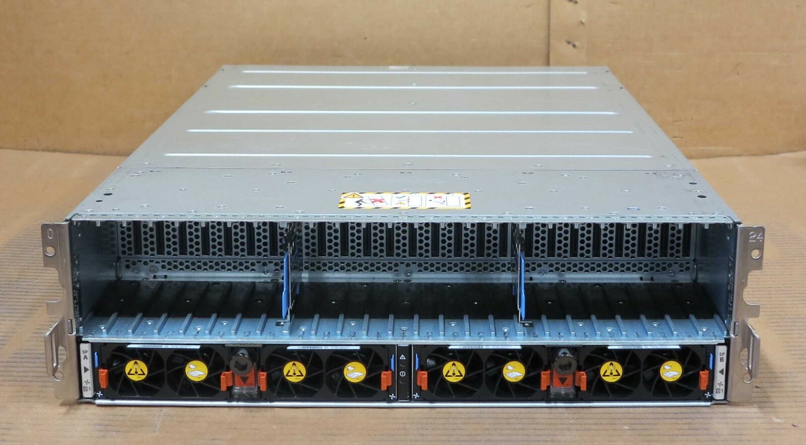 EMC VNX 5200 3U Rack Storage Array JTFR-2 25x 2.5" SAS Bay 2x Controllers 2x PSU