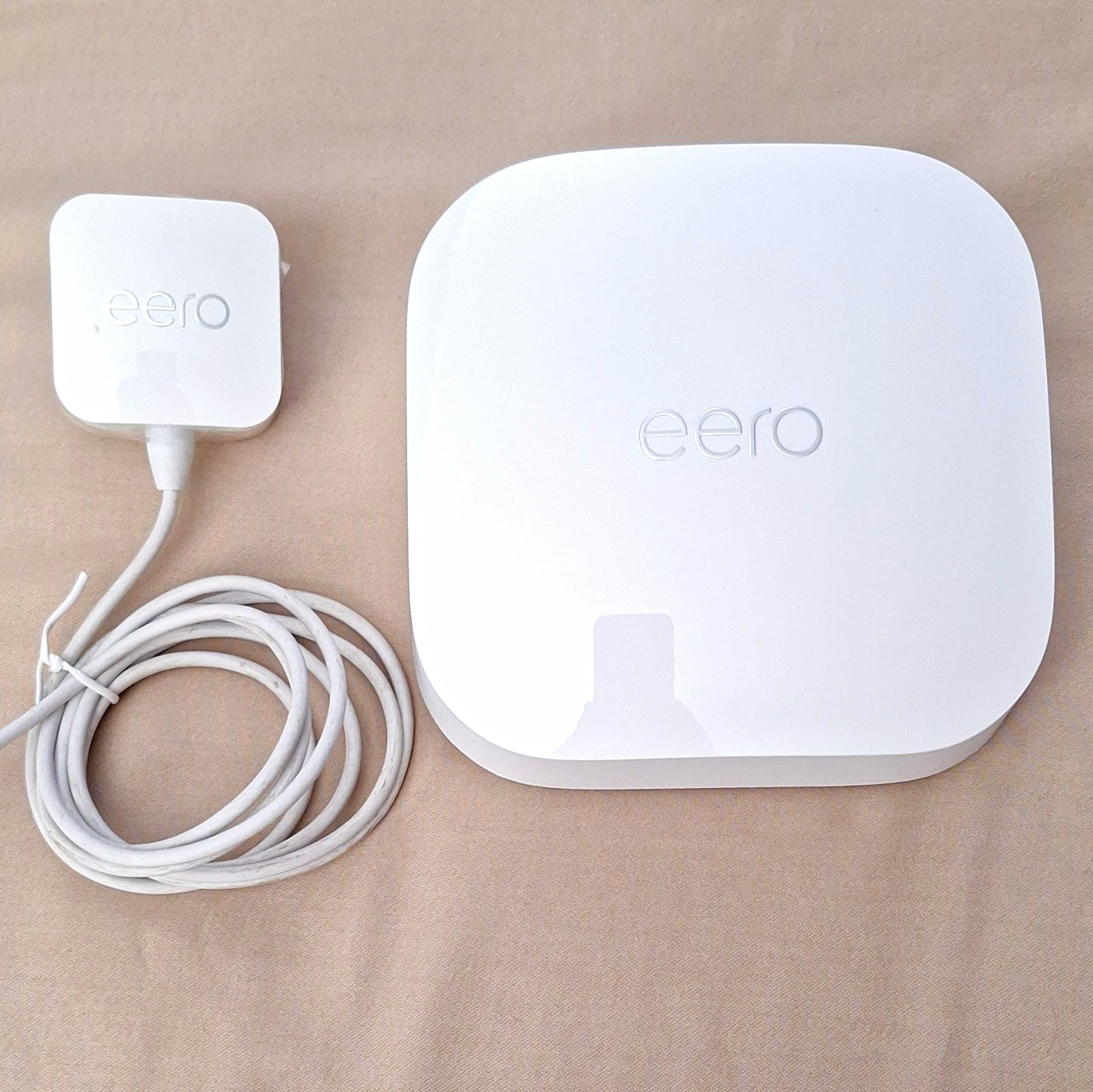 Amazon eero Pro 6E Tri-Band Wi-Fi 6E Router S010001 w/OEM Adapter
