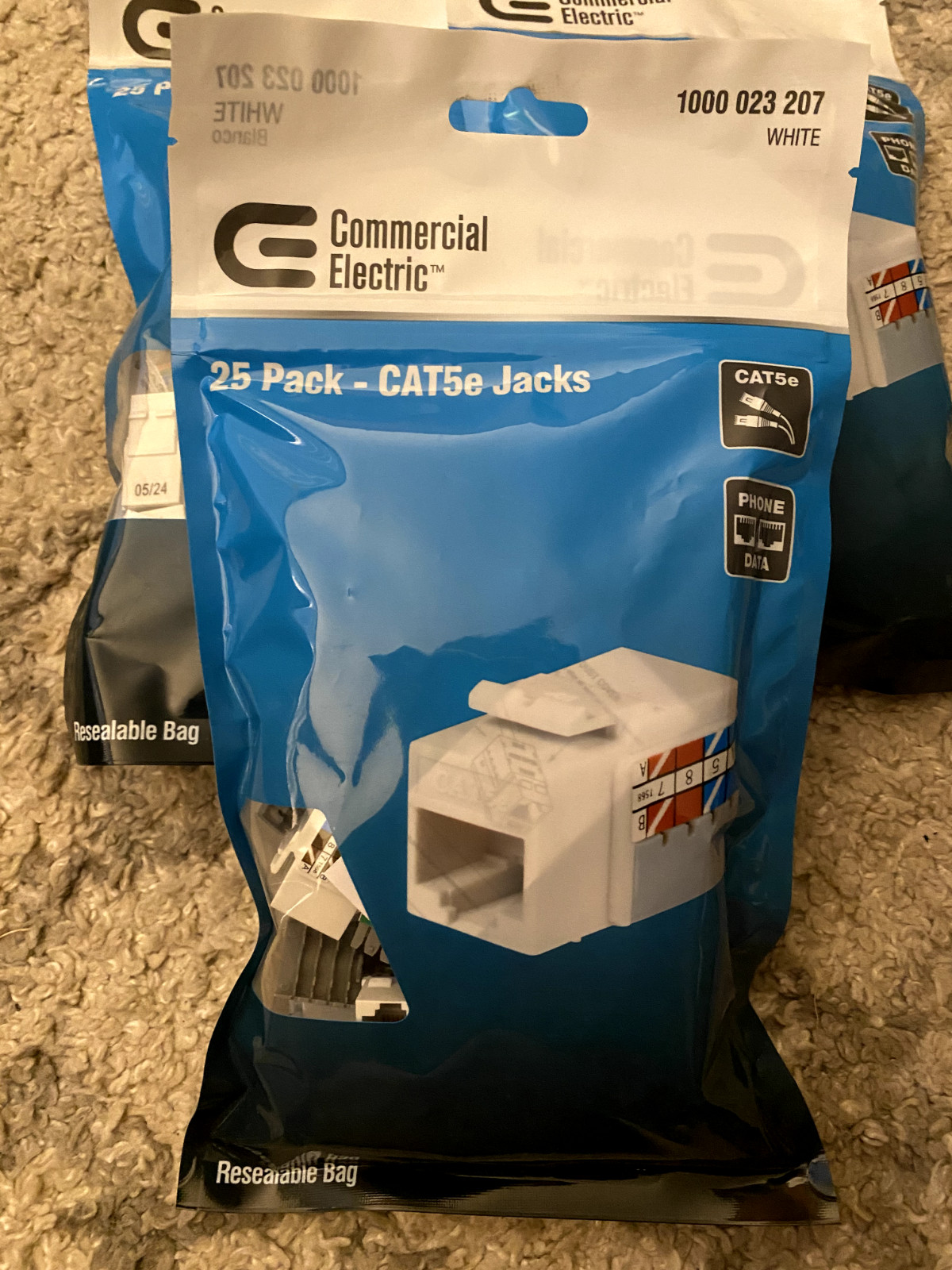 Commercial Electric CAT5e Jacks - White (25-Pack) resealable bag