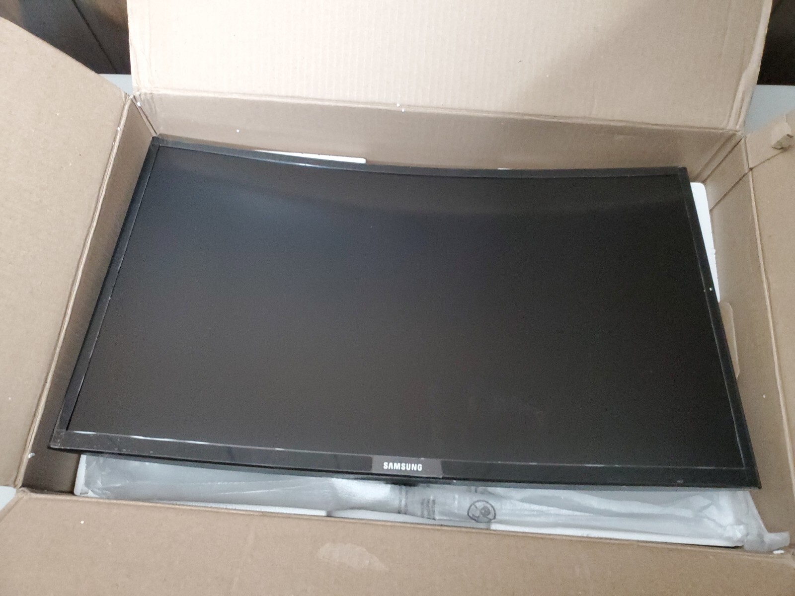 Samsung C27F398 27 inch Curved LED Monitor