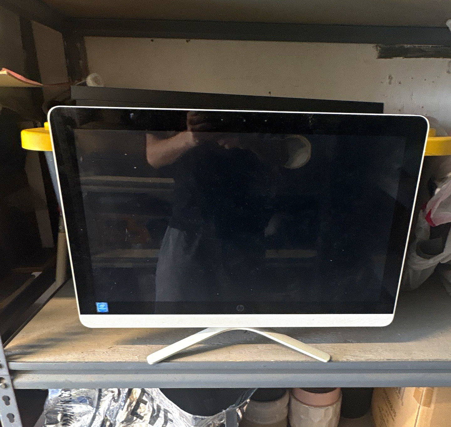 HP Pavilion 23" All-in-One i5 4th Gen 2.90GHz 8GB 1TB HDD Win 8.1 Wi-Fi