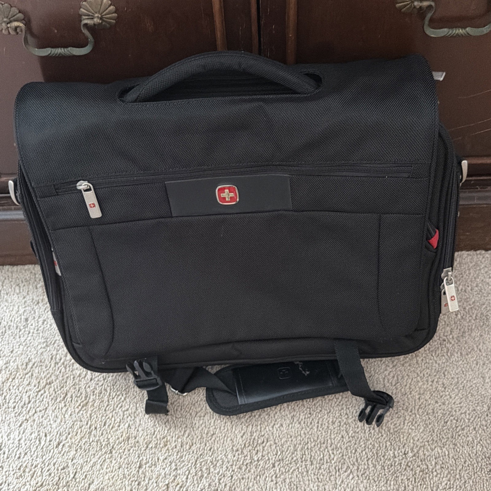 SwissGear ScanSmart Laptop  Black TSA Friendly Travel Bag 16 inch NWOT