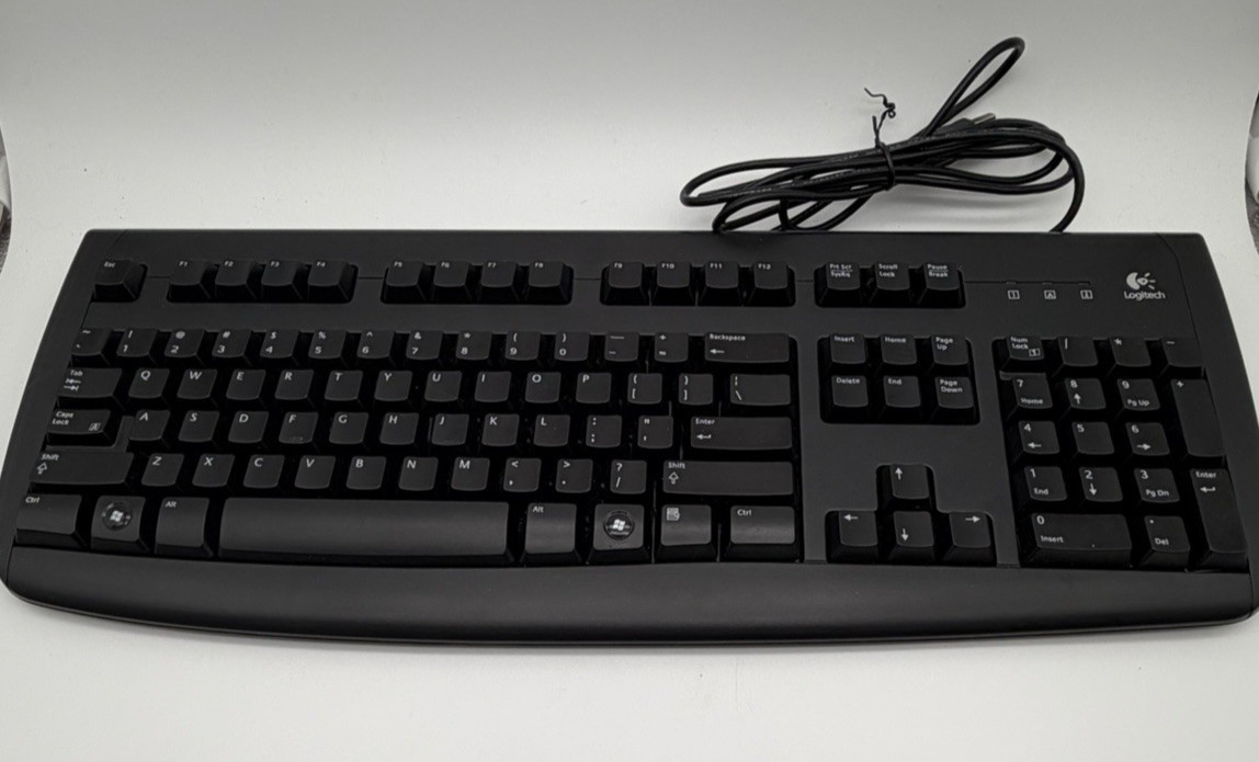 Logitech Deluxe 250 Wired Keyboard Black